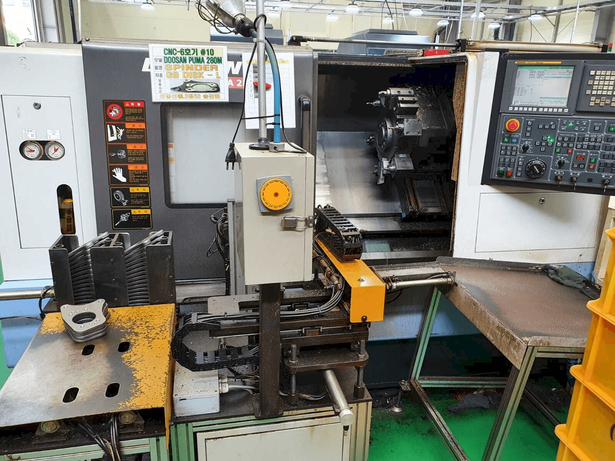 Doosan Puma 280M Mašinos vaizdas iš priekio