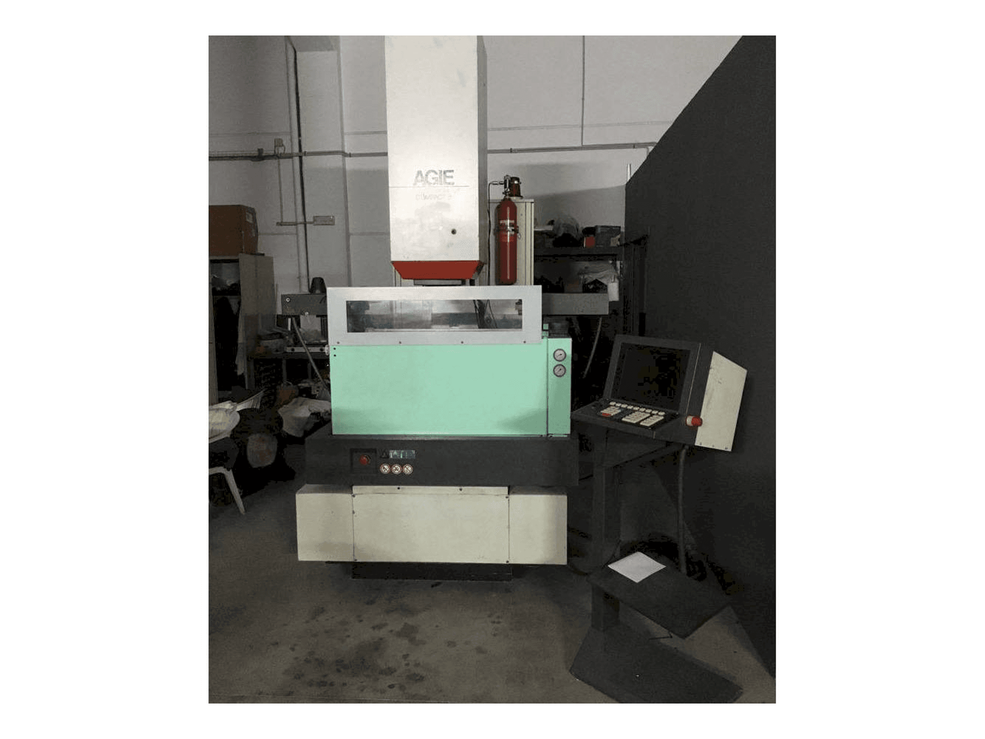 AGIE Agietron Compact 3 Mašinos vaizdas iš priekio