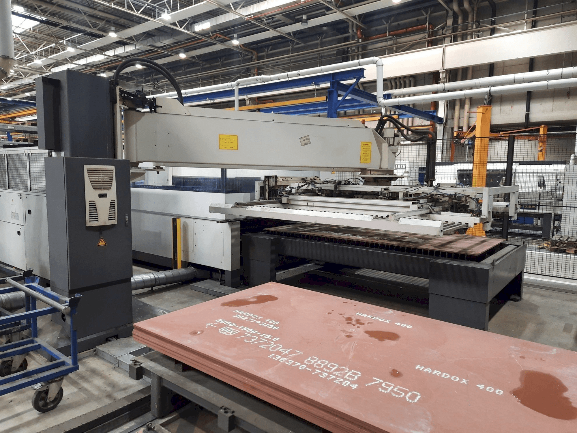 Trumpf L3030 Mašinos vaizdas iš kairės pusės