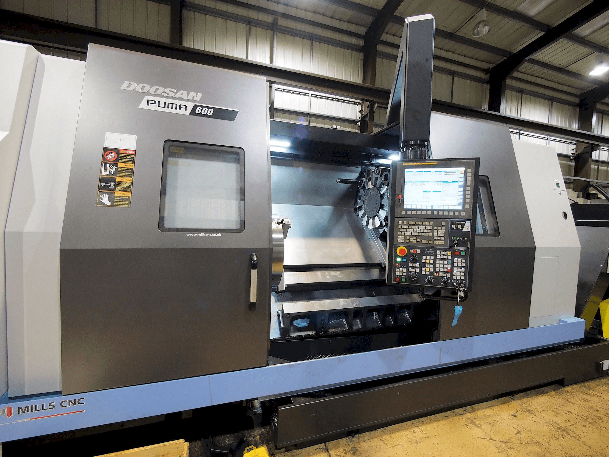 Doosan Puma 600 Mašinos vaizdas iš priekio