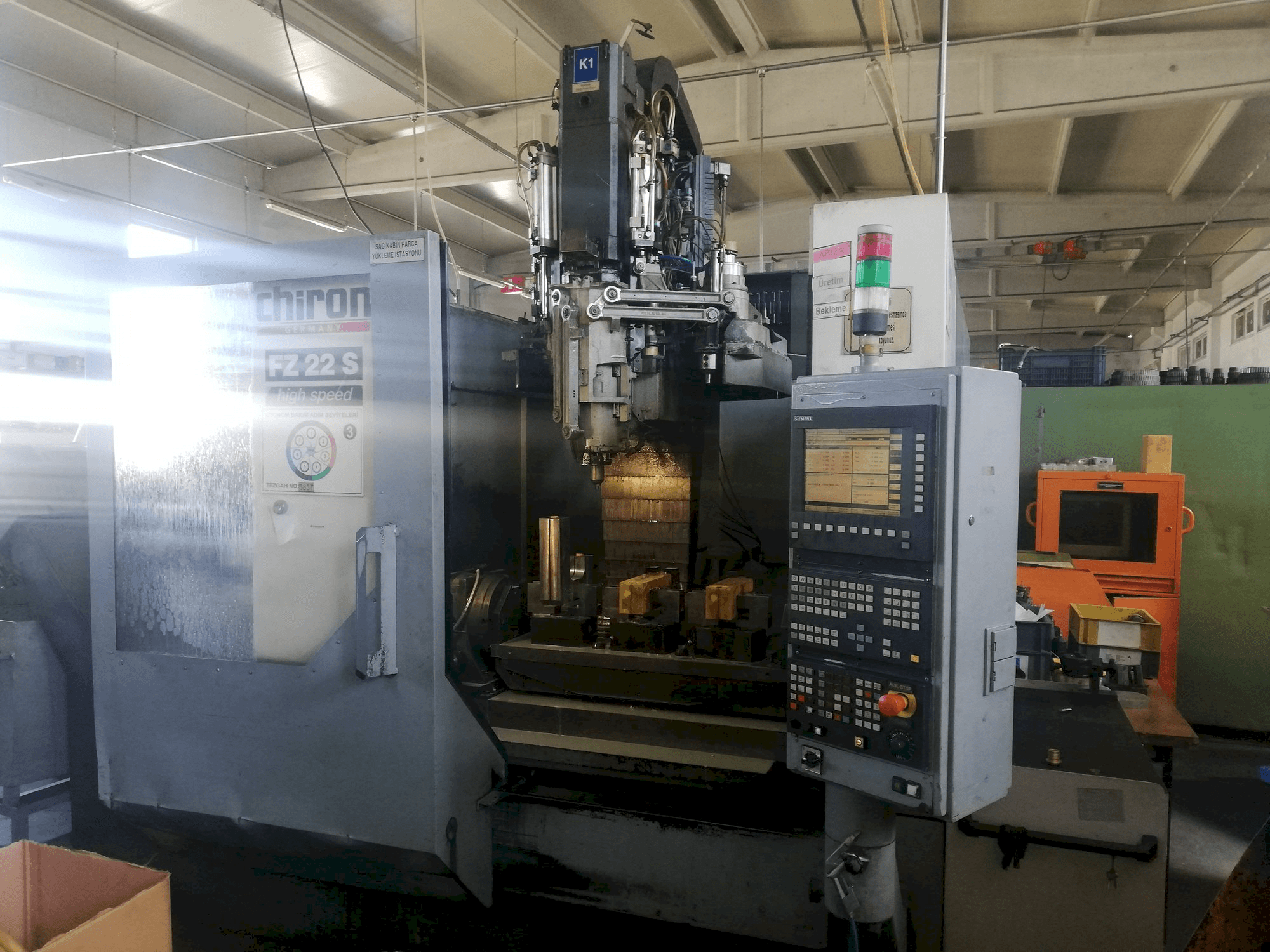 CHIRON FZ 22 S Mašinos vaizdas iš priekio