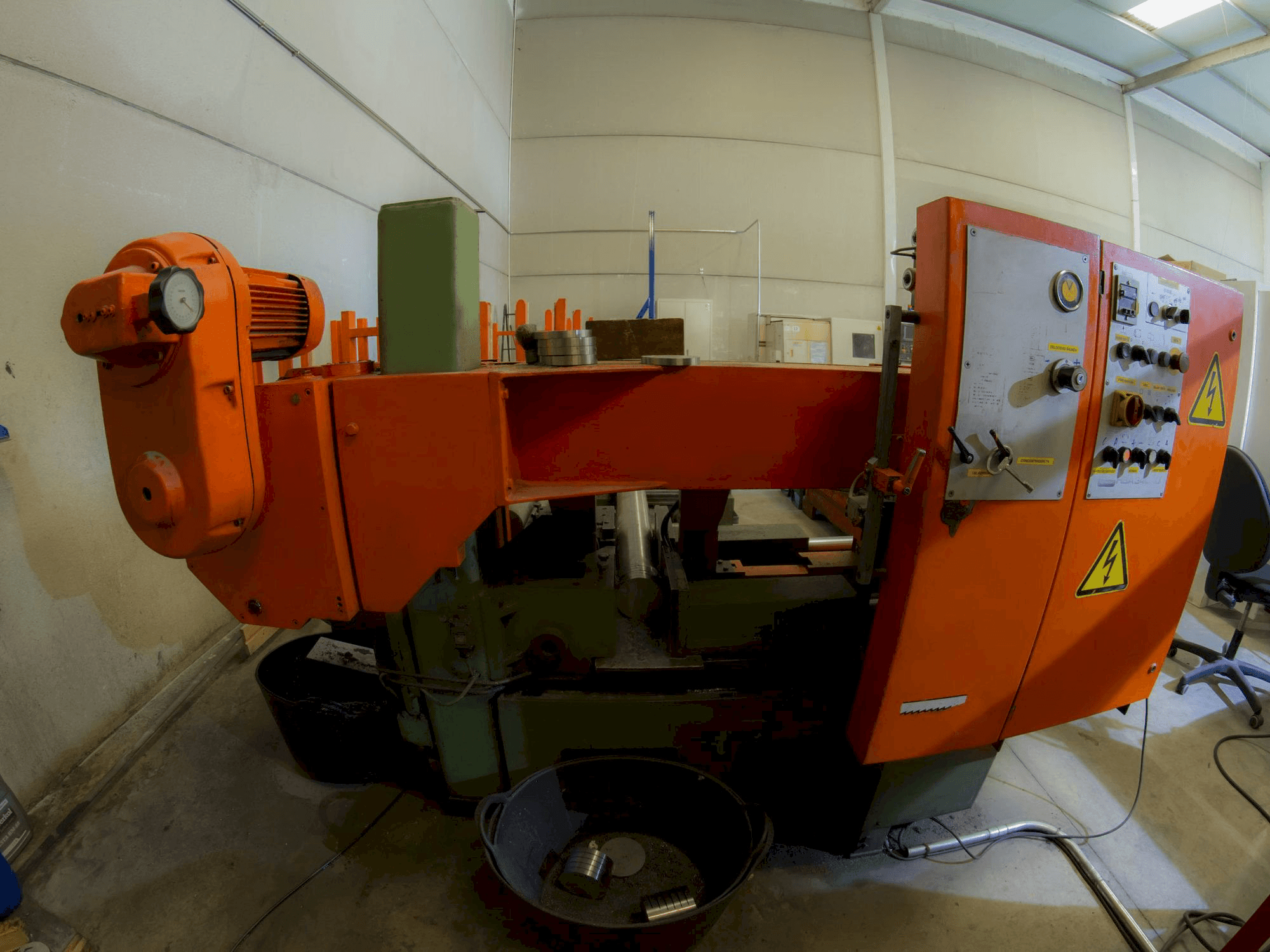 KASTO HBA 340 AU Mašinos vaizdas iš priekio