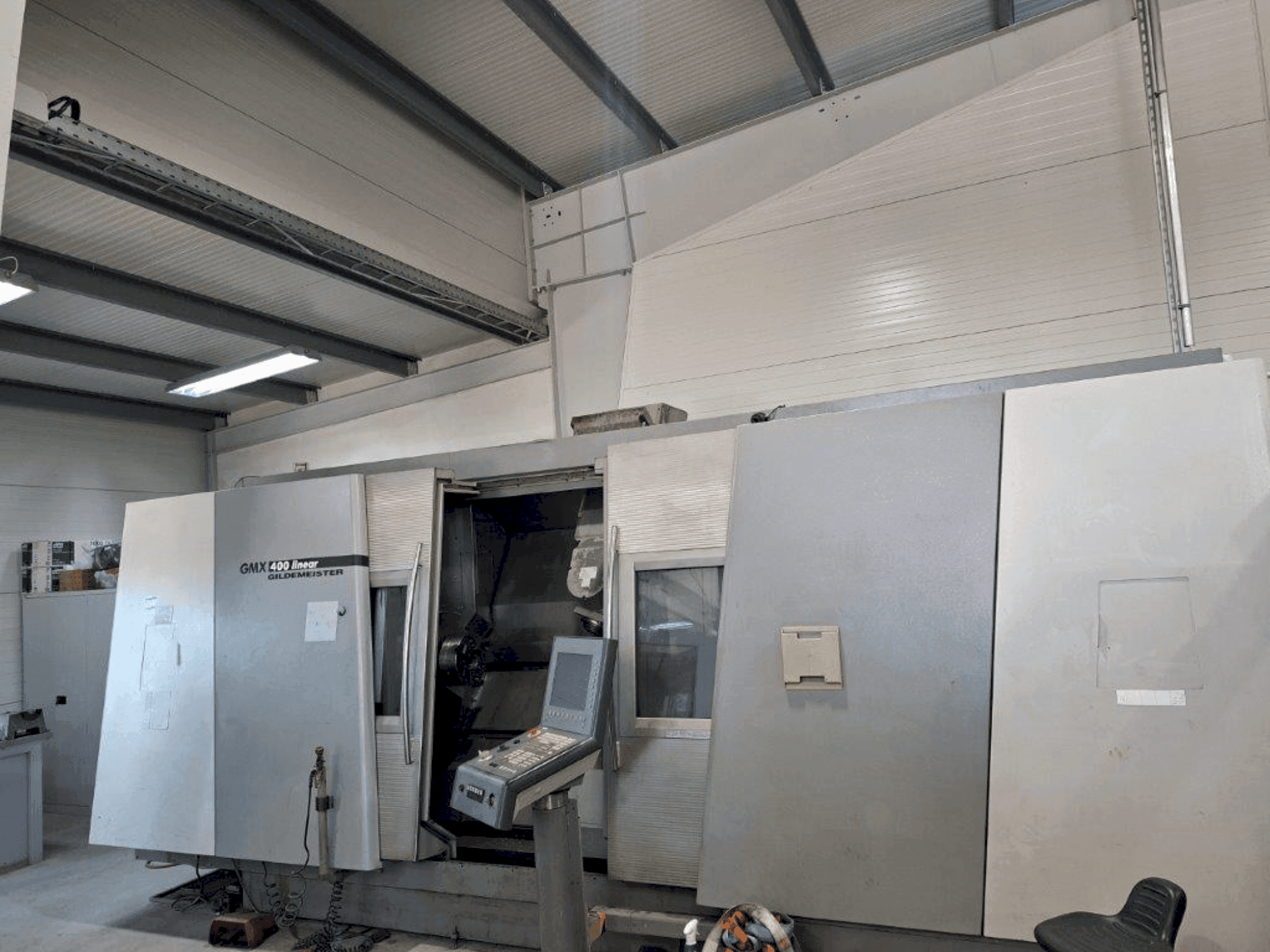 DMG Gildemeister GMX 400 linear Mašinos vaizdas iš priekio