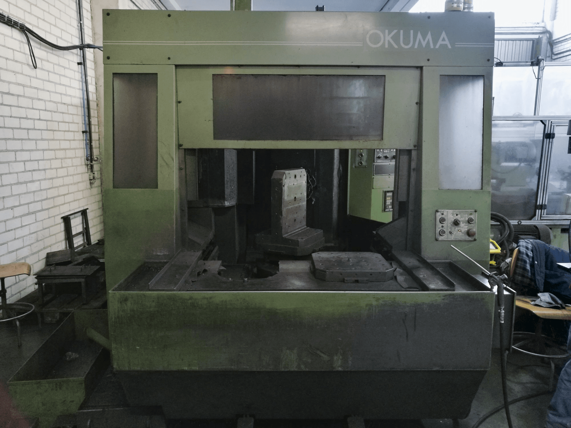 Okuma MC-40H Mašinos vaizdas iš priekio