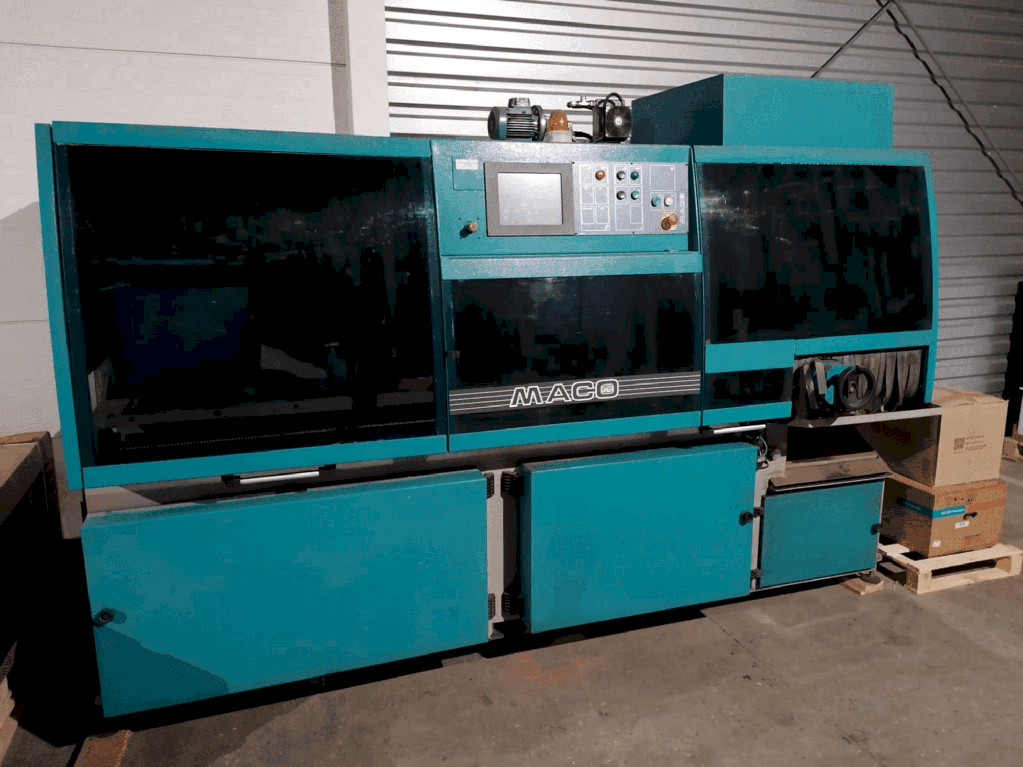 MACO VK370 AR ALU Mašinos vaizdas iš priekio