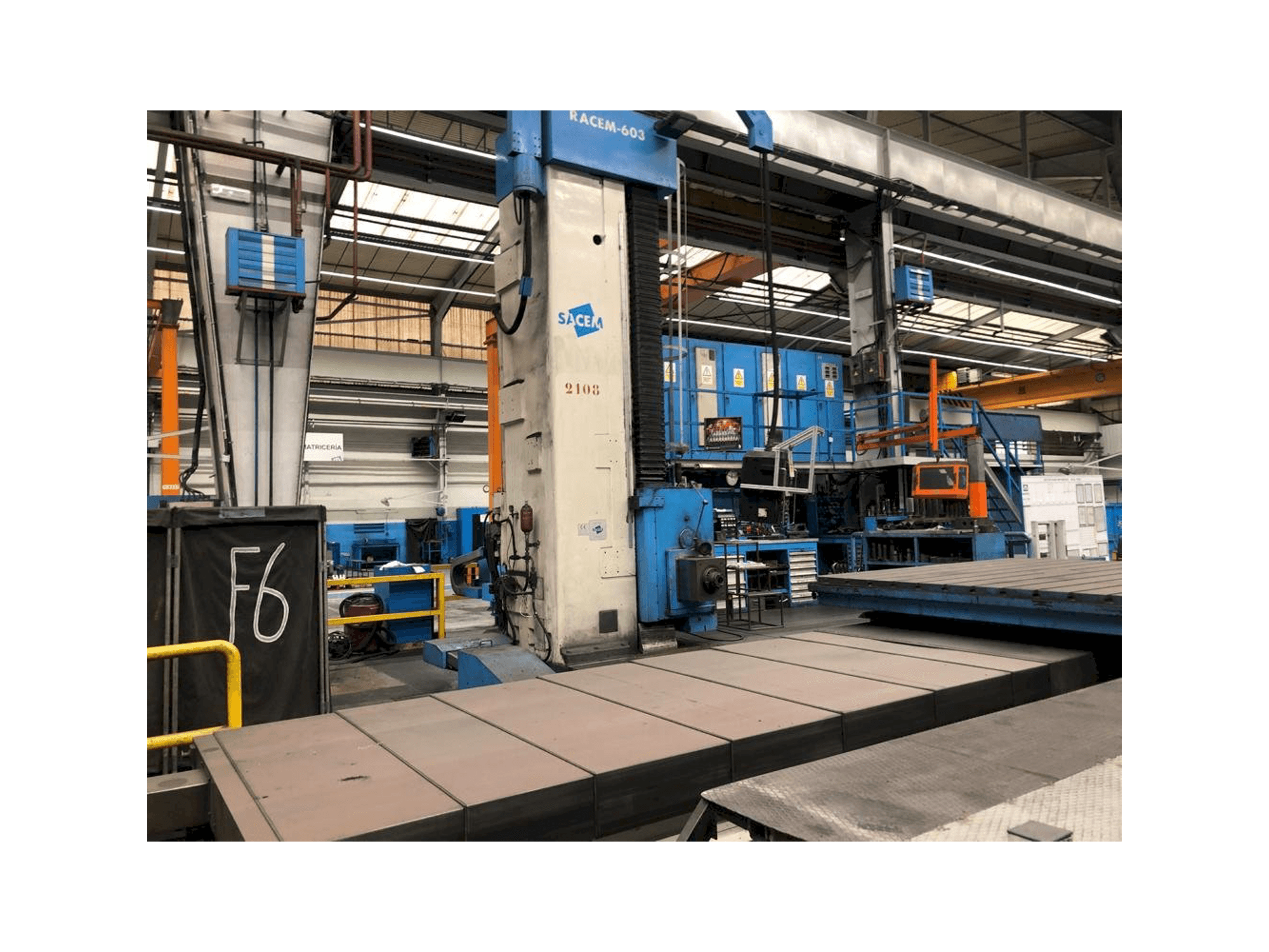 Sacem Racem-603 Mašinos vaizdas iš priekio