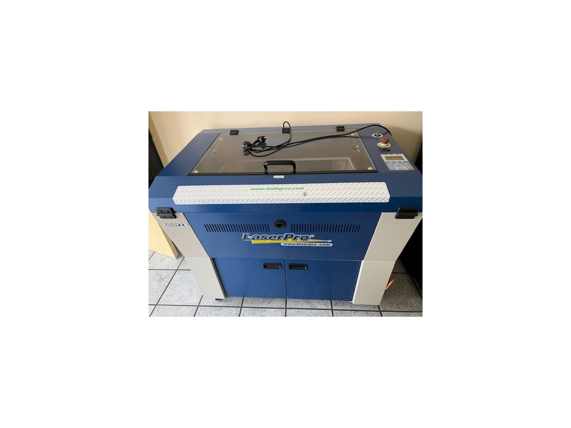 BUTH Spirit LS Mašinos vaizdas iš priekio