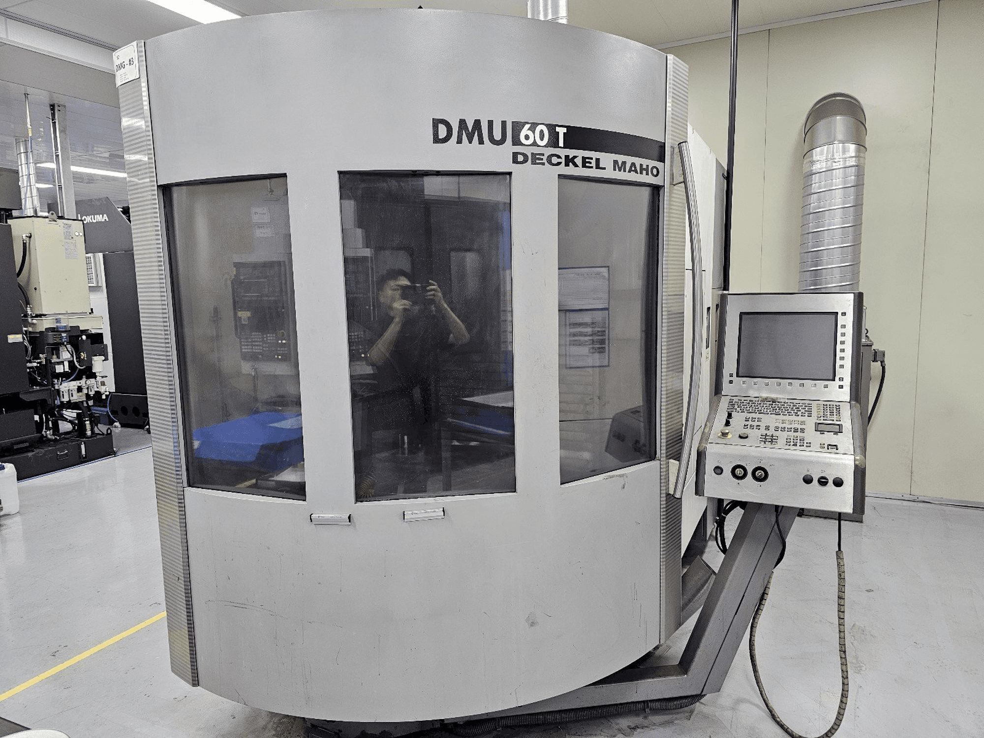 DECKEL MAHO DMU 60 T Mašinos vaizdas iš priekio