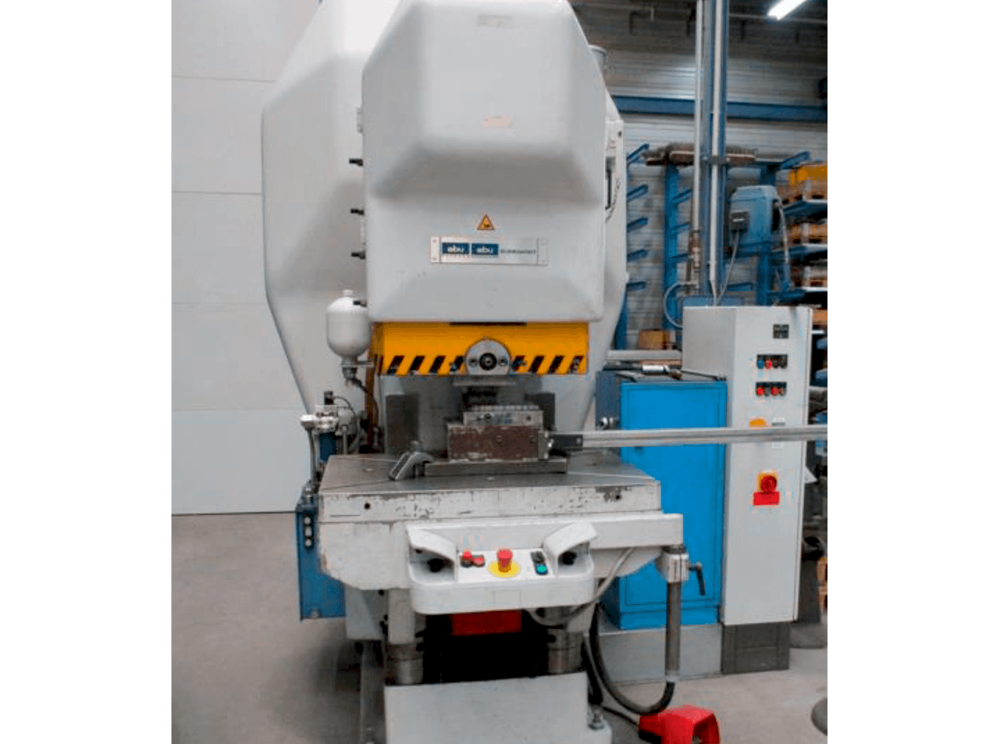 Ebu H 80 RiV Mašinos vaizdas iš priekio