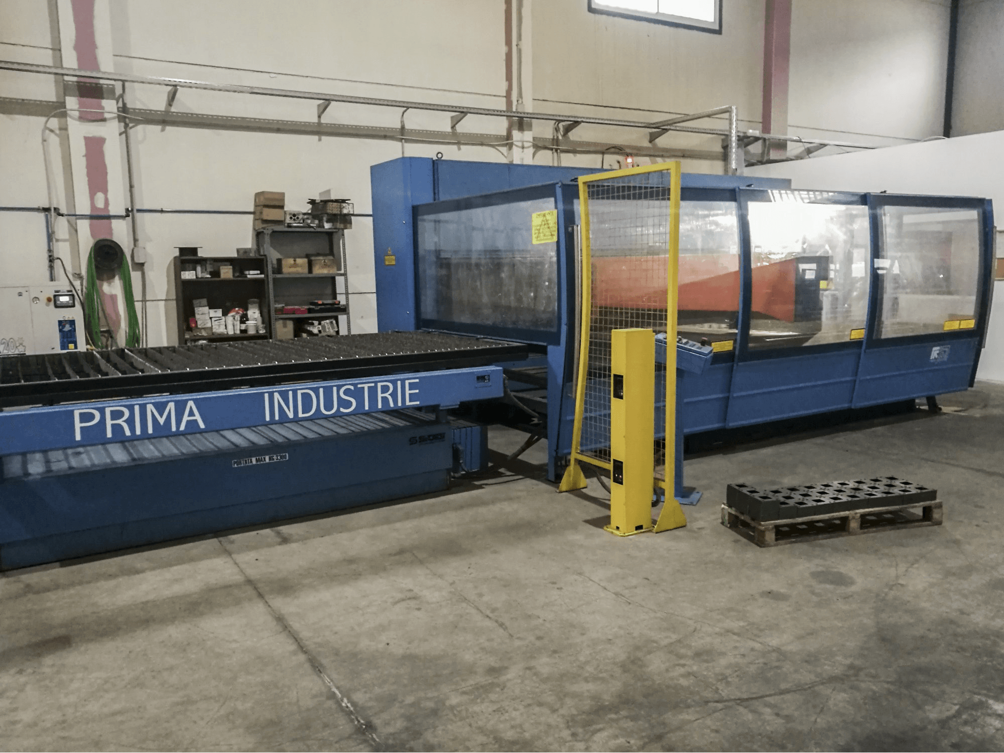 Prima Power Platino 1530 Mašinos vaizdas iš dešinės pusės