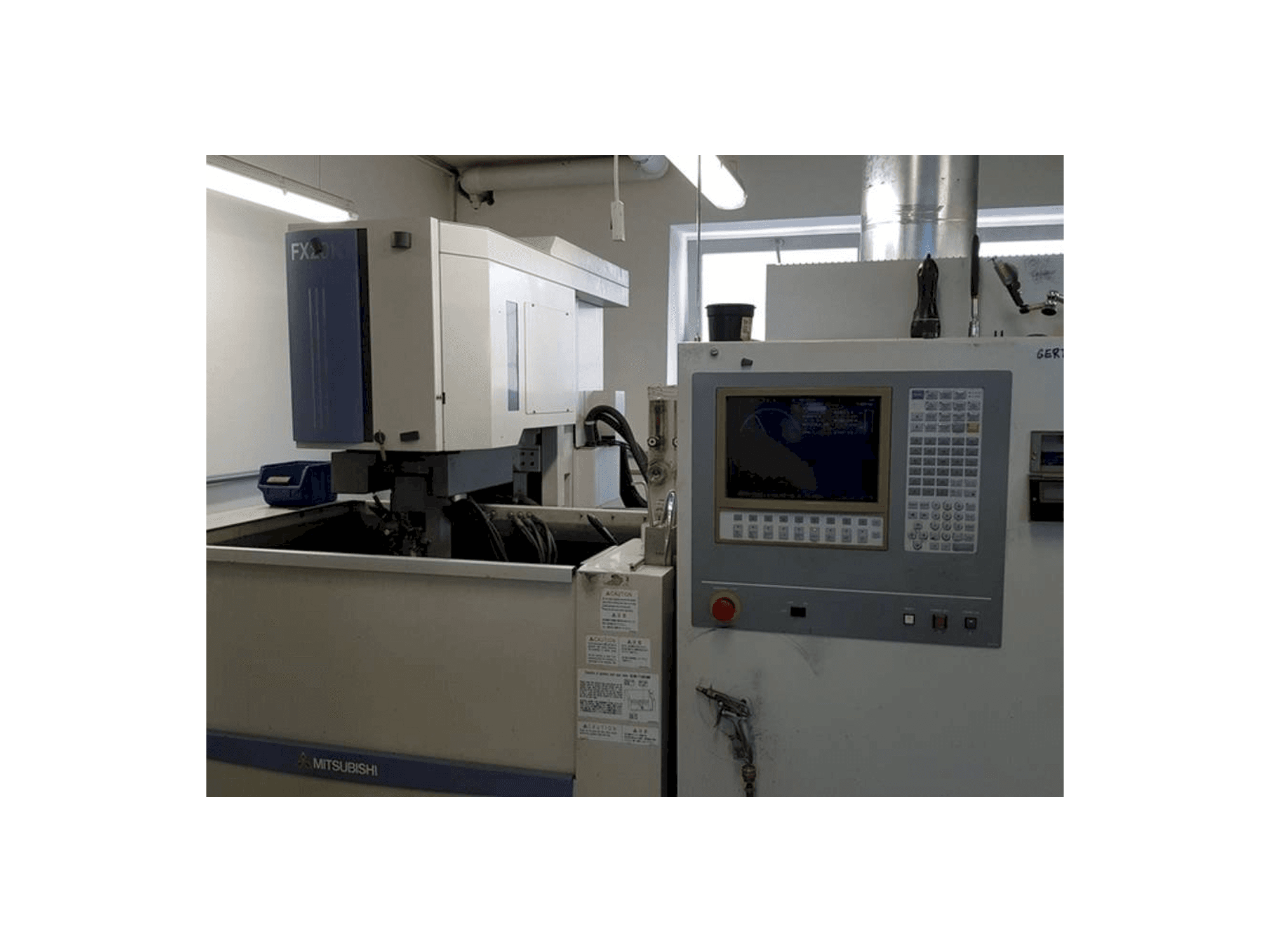 Mitsubishi FX 20 Mašinos vaizdas iš priekio