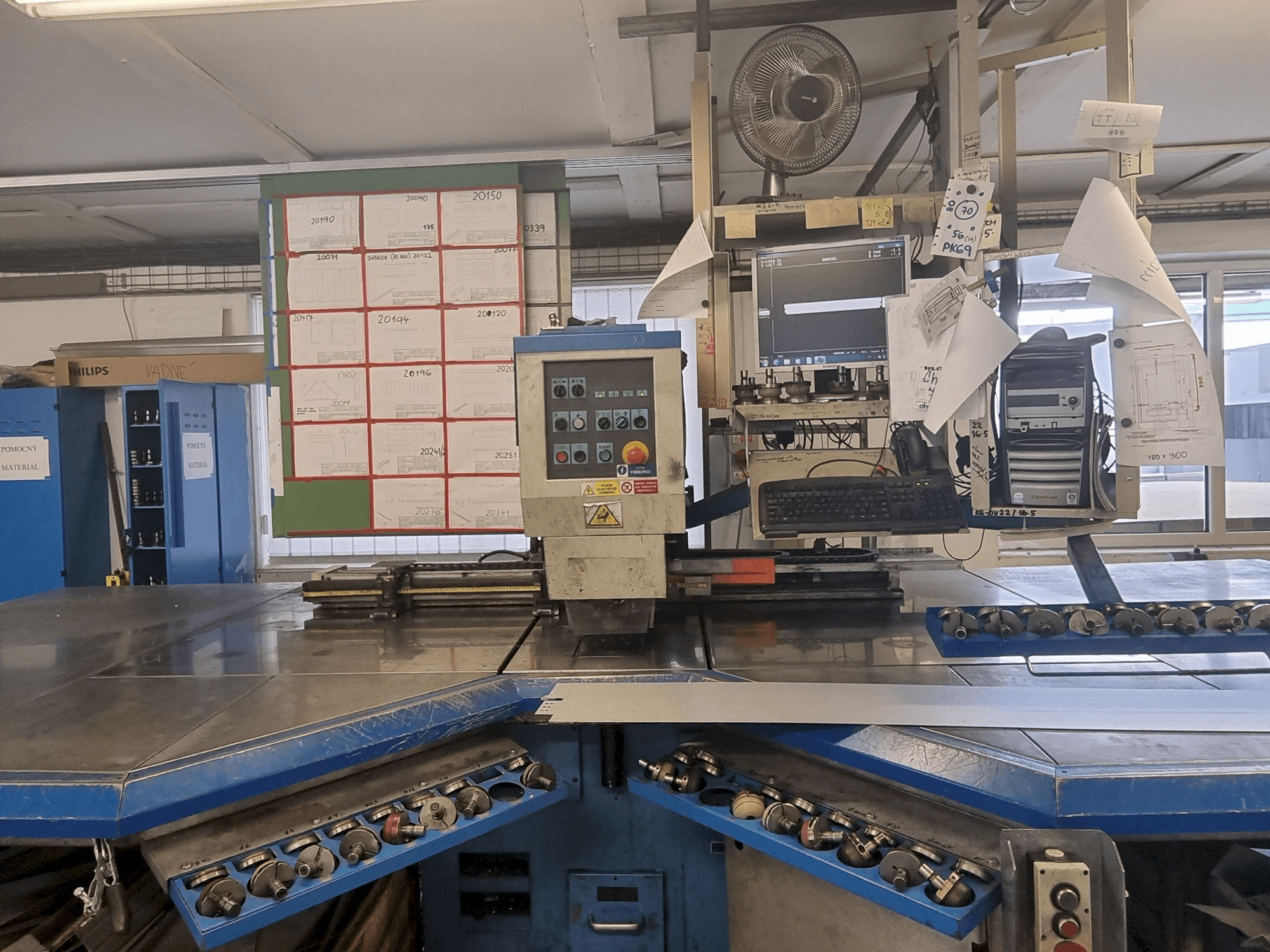 Euromac CX 750/30 CNC Mašinos vaizdas iš priekio