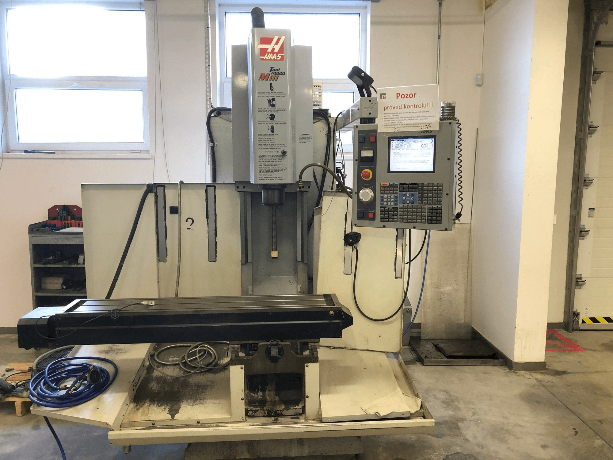 HAAS TM-2HE Mašinos vaizdas iš priekio