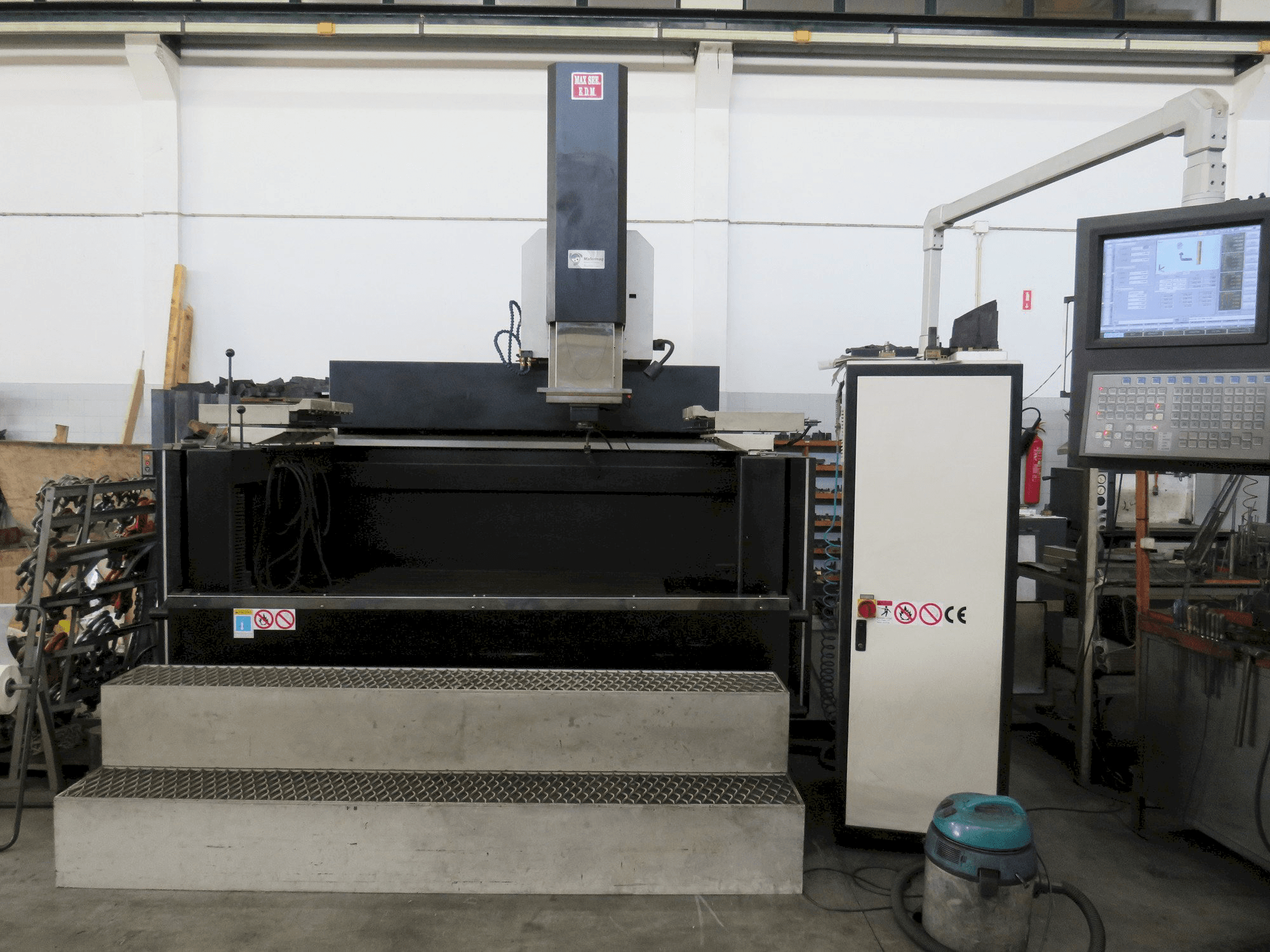 MAXSEE INDUSTRY CNC P66 100A Mašinos vaizdas iš priekio