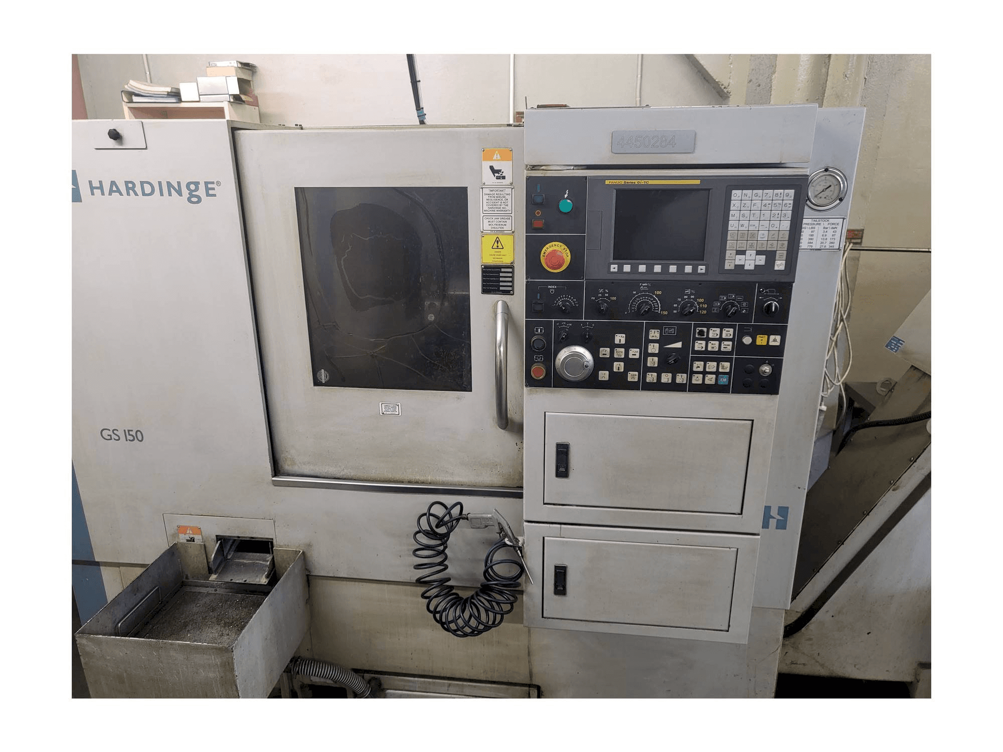 HARDINGE GS-150 Mašinos vaizdas iš priekio