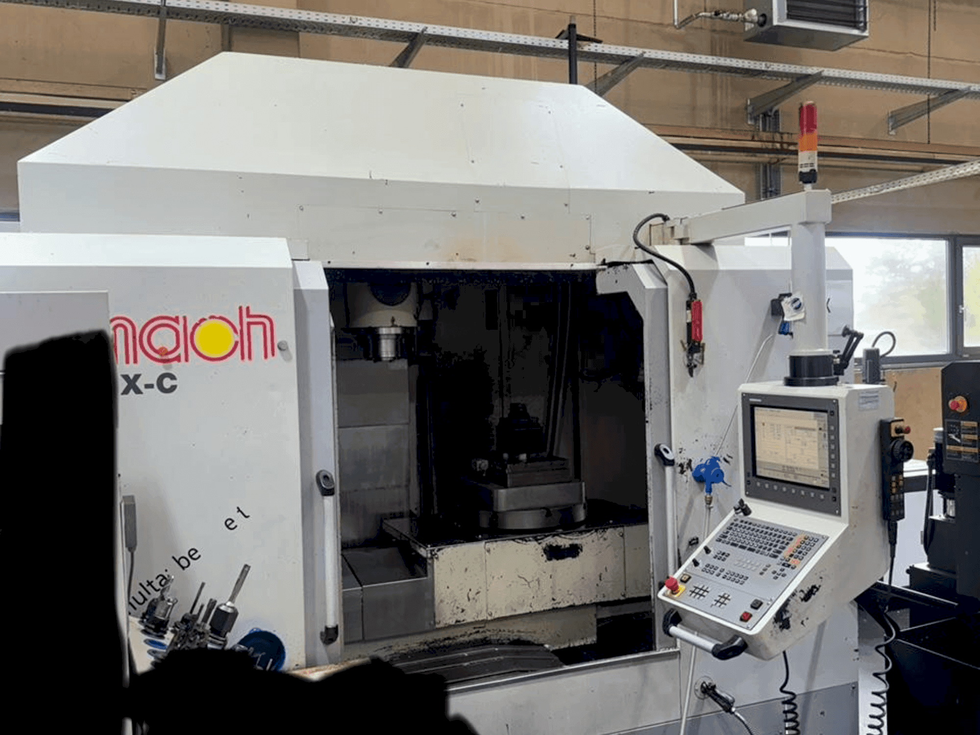 Eumach HSM-5XC Mašinos vaizdas iš priekio