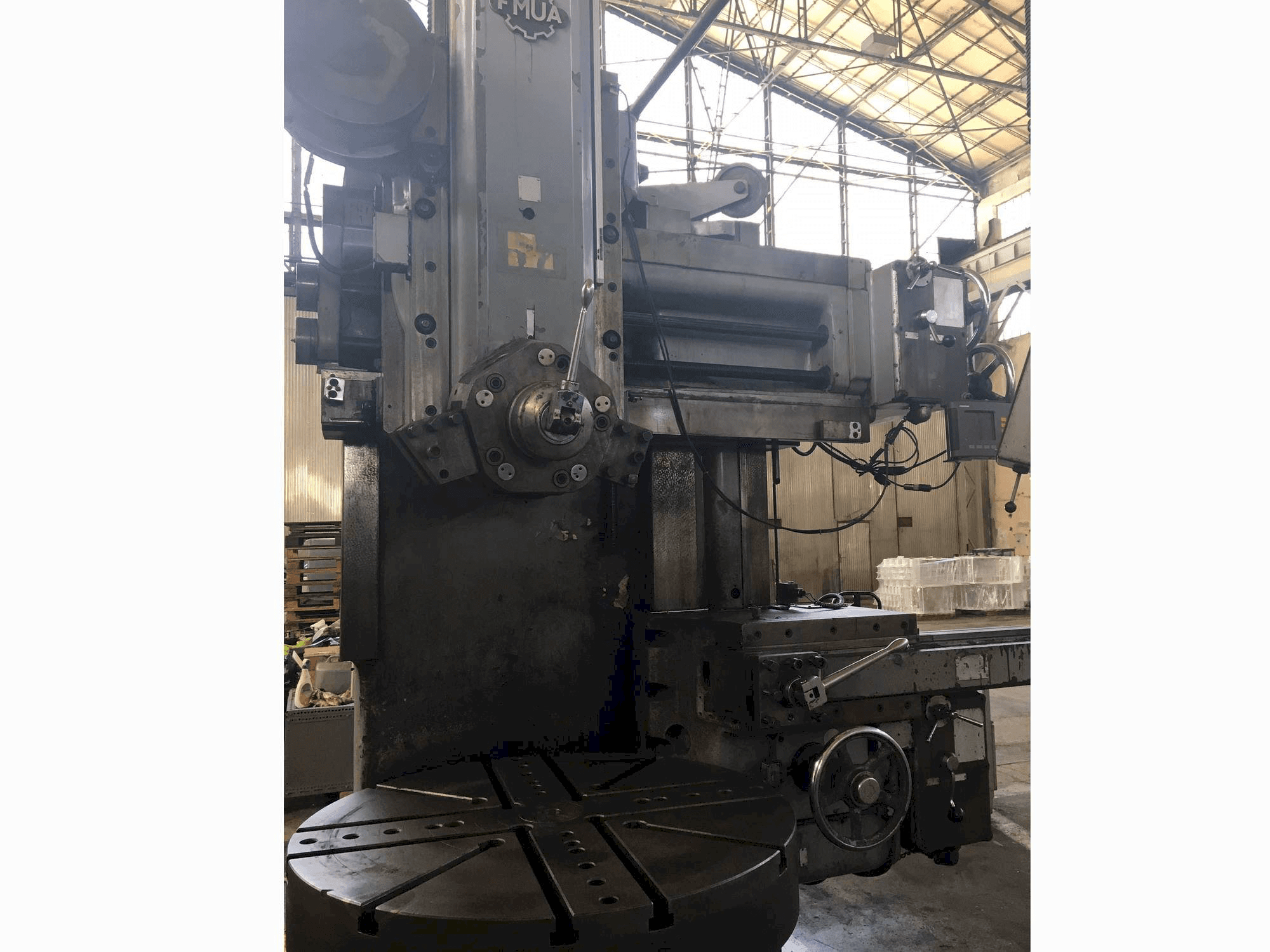 Titan SC 1250 Mašinos vaizdas iš priekio