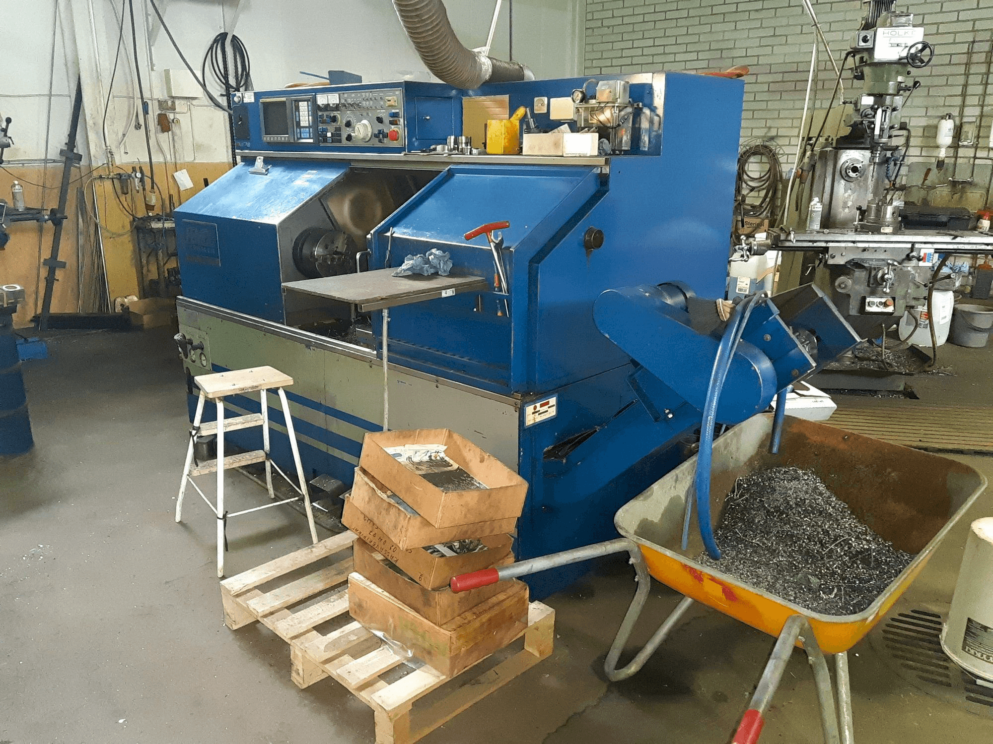 FEMCO Durga 25E Mašinos vaizdas iš priekio