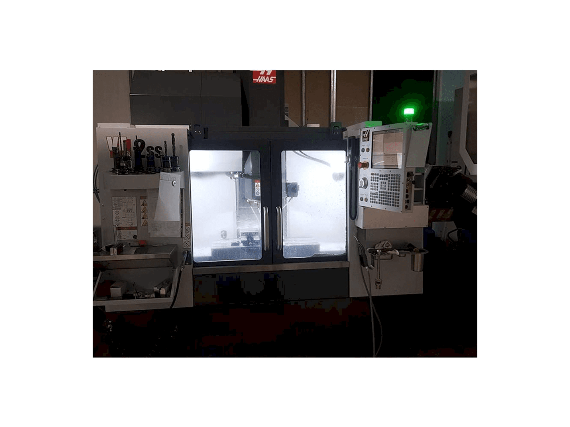 HAAS VF-2SS Mašinos vaizdas iš priekio