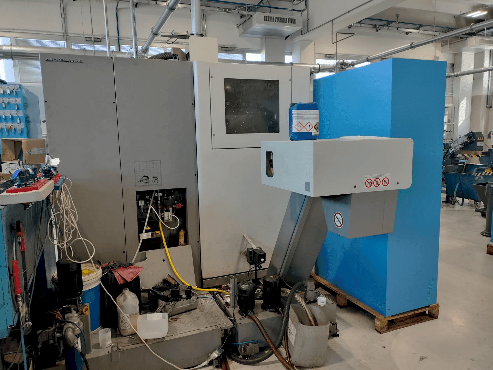 DMG DECKEL MAHO DMC 635V Mašinos vaizdas iš priekio