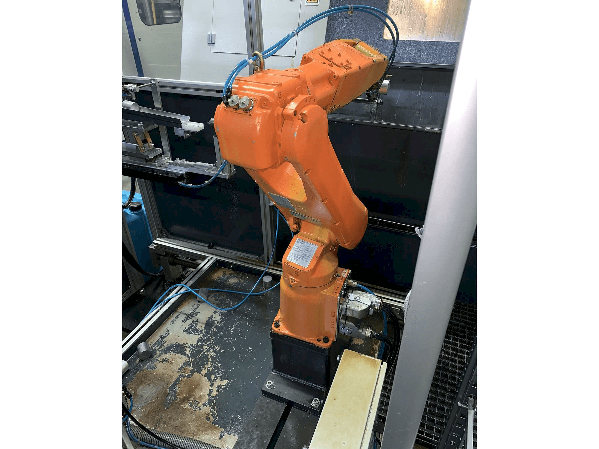 Yaskawa Motoman YR-MH005LS-A12 Mašinos vaizdas iš priekio