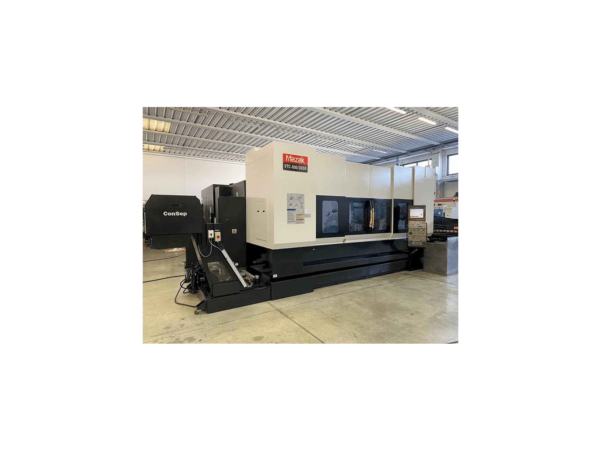 Mazak VTC 800/30 SR Mašinos vaizdas iš priekio