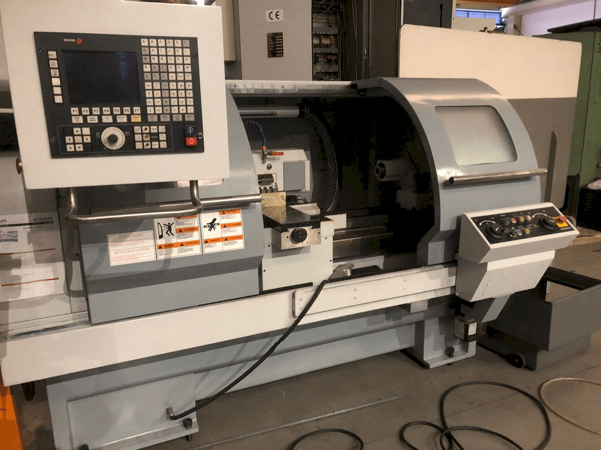 SUNMASTER CSR-1840 Mašinos vaizdas iš priekio