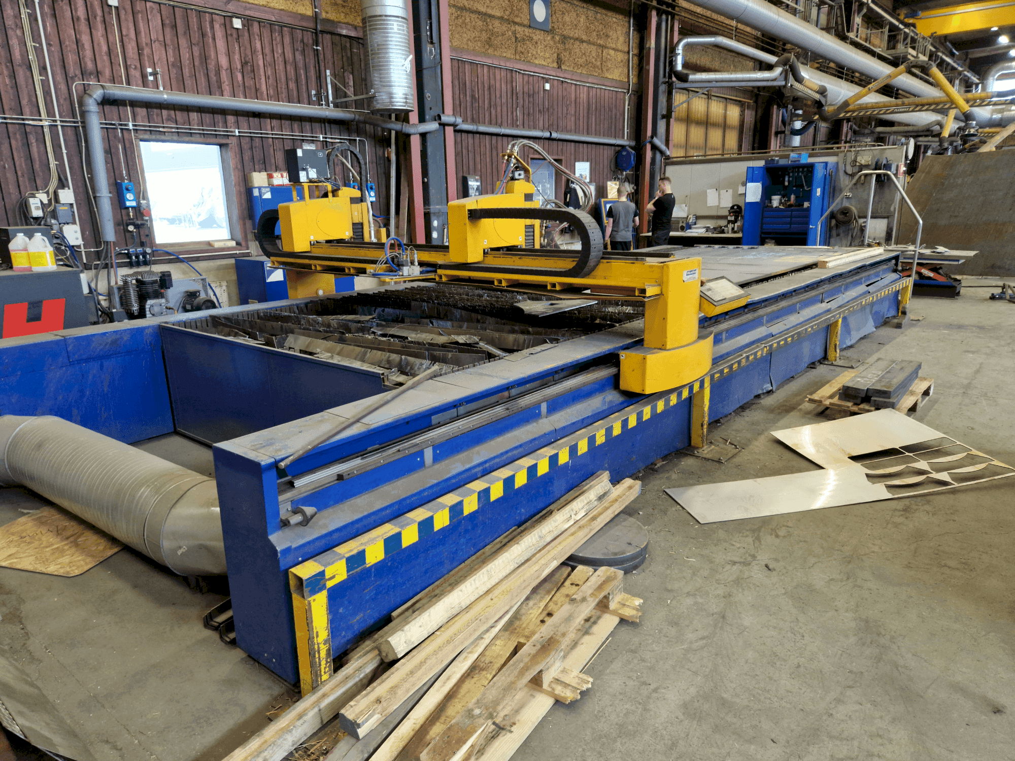 MicroStep PLS 7501.25PG Mašinos vaizdas iš priekio