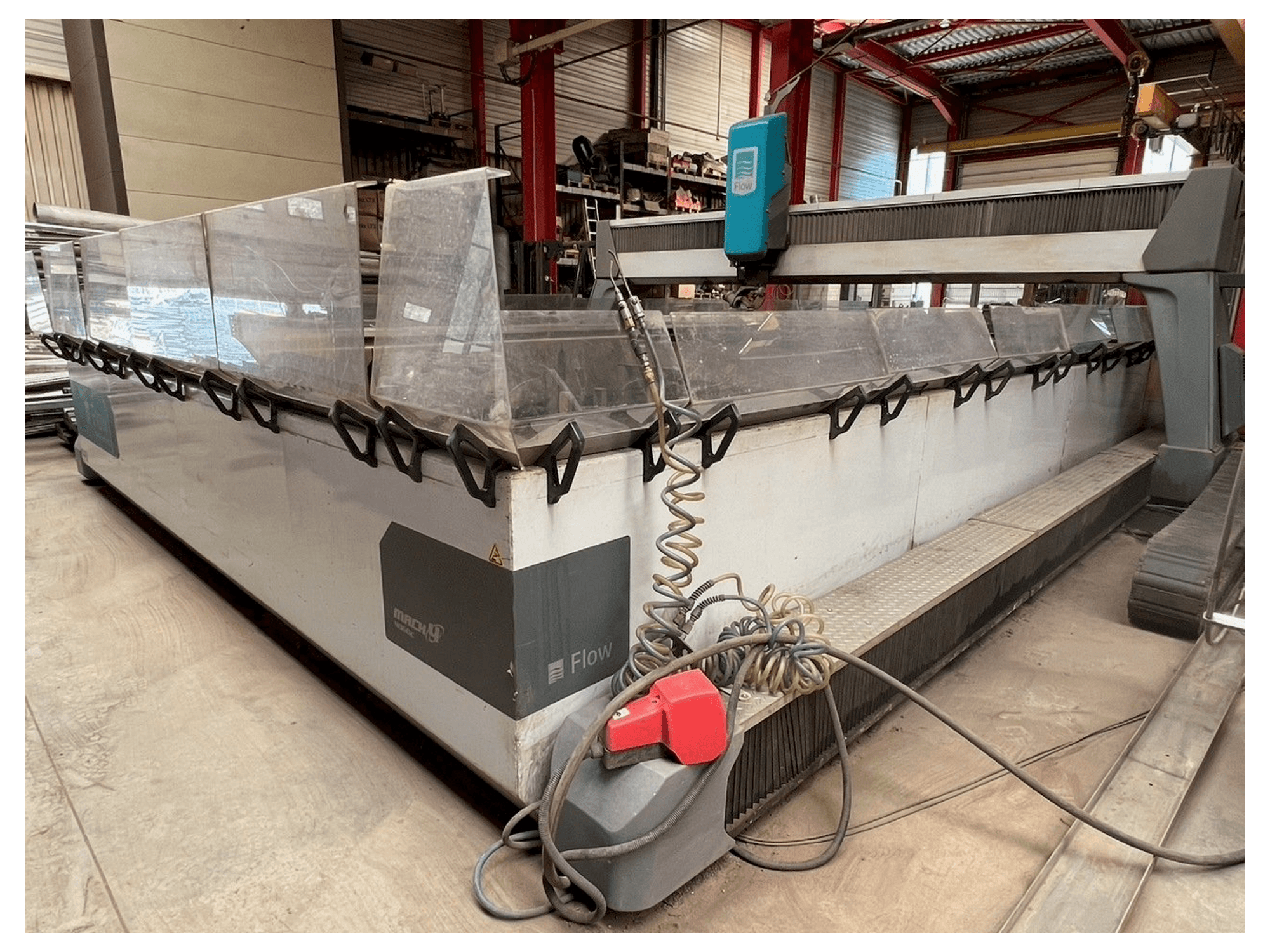 Flow MACH4 4060 XD Mašinos vaizdas iš priekio