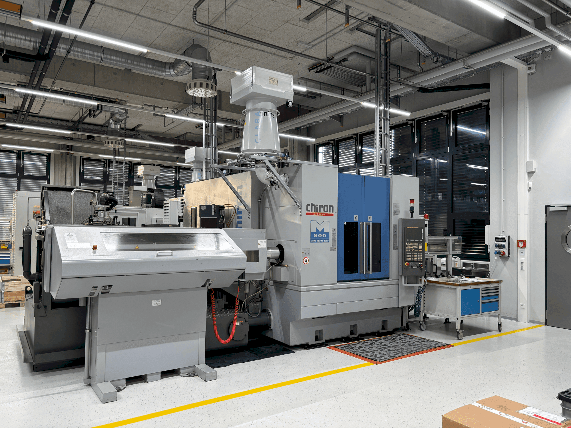 CHIRON Mill 800 Mašinos vaizdas iš priekio