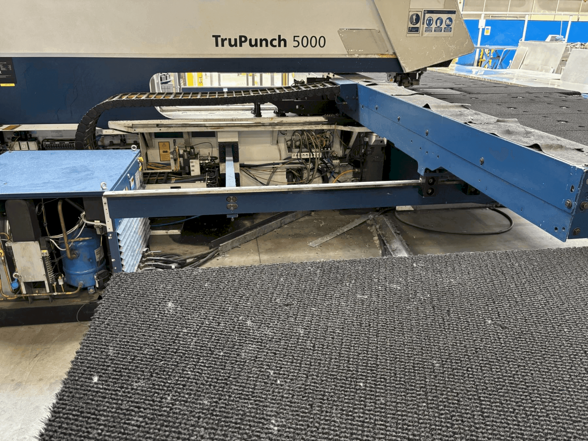 TRUMPF TRUPUNCH 5000 S10 Mašinos vaizdas iš priekio