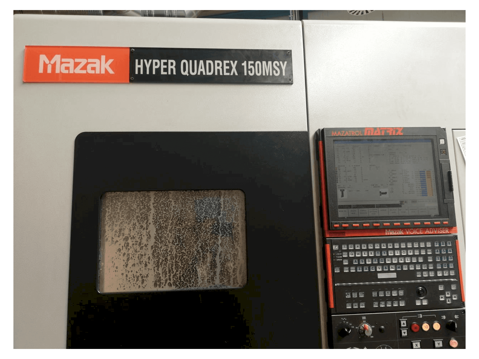 Mazak HYPER QUADREX 150MSY Mašinos vaizdas iš priekio