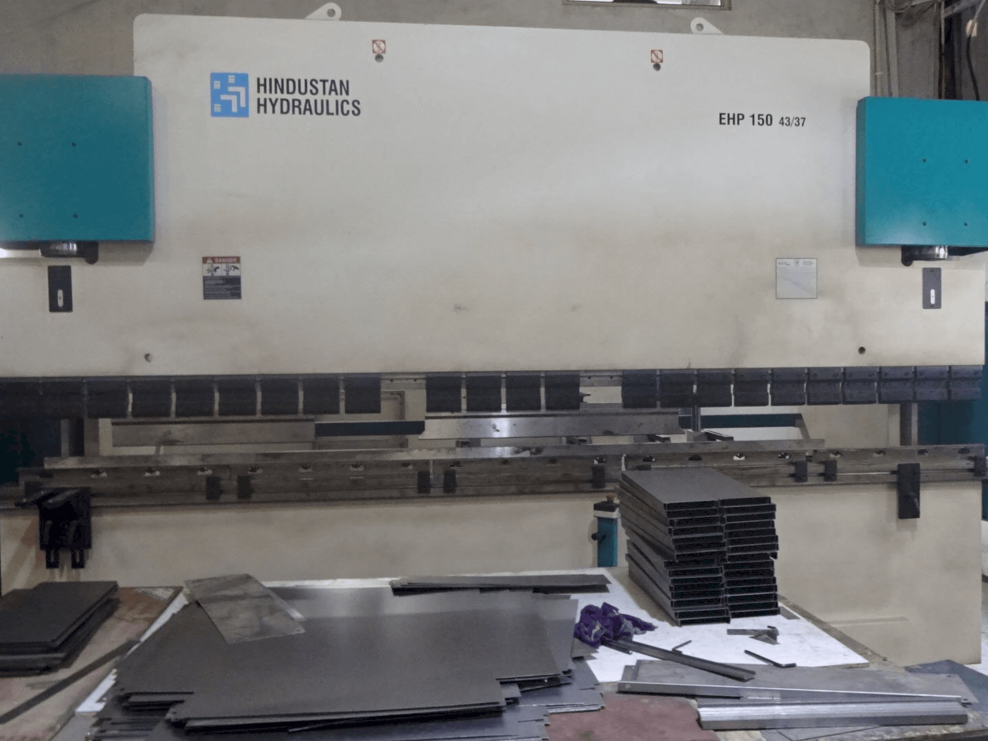 Front view of Hindustan Hydraulics EHP 150 Machine