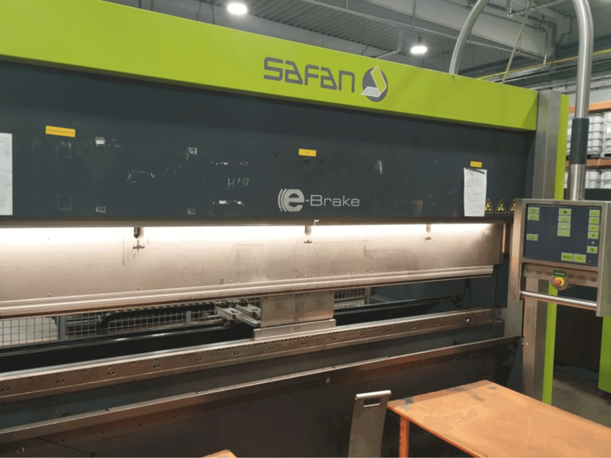 Safan SAFAN E-BRAKE 100-3100 Mašinos vaizdas iš priekio