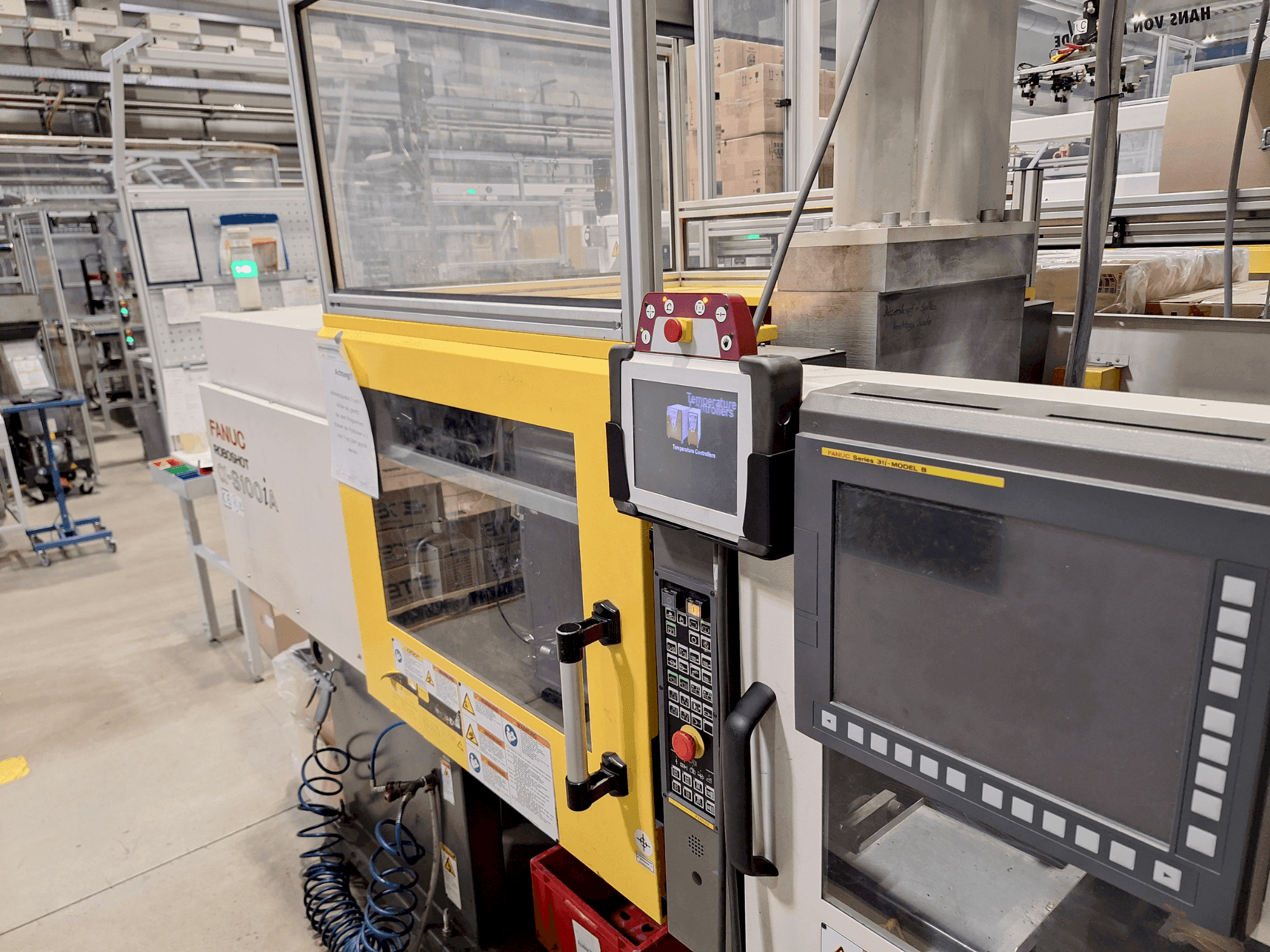 FANUC Roboshot S100iA Mašinos vaizdas iš priekio