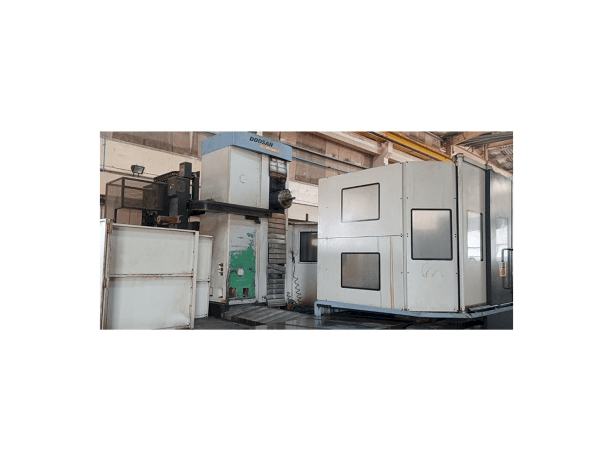 Doosan DBC 130P Mašinos vaizdas iš priekio