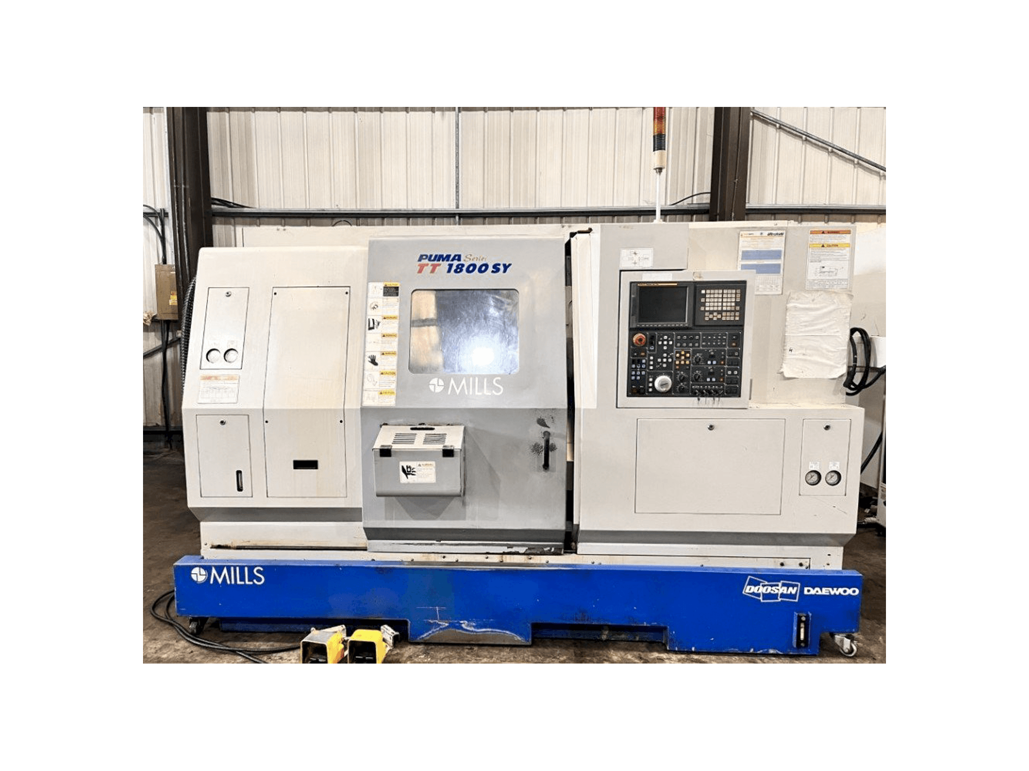 Doosan TT1800SY Mašinos vaizdas iš priekio