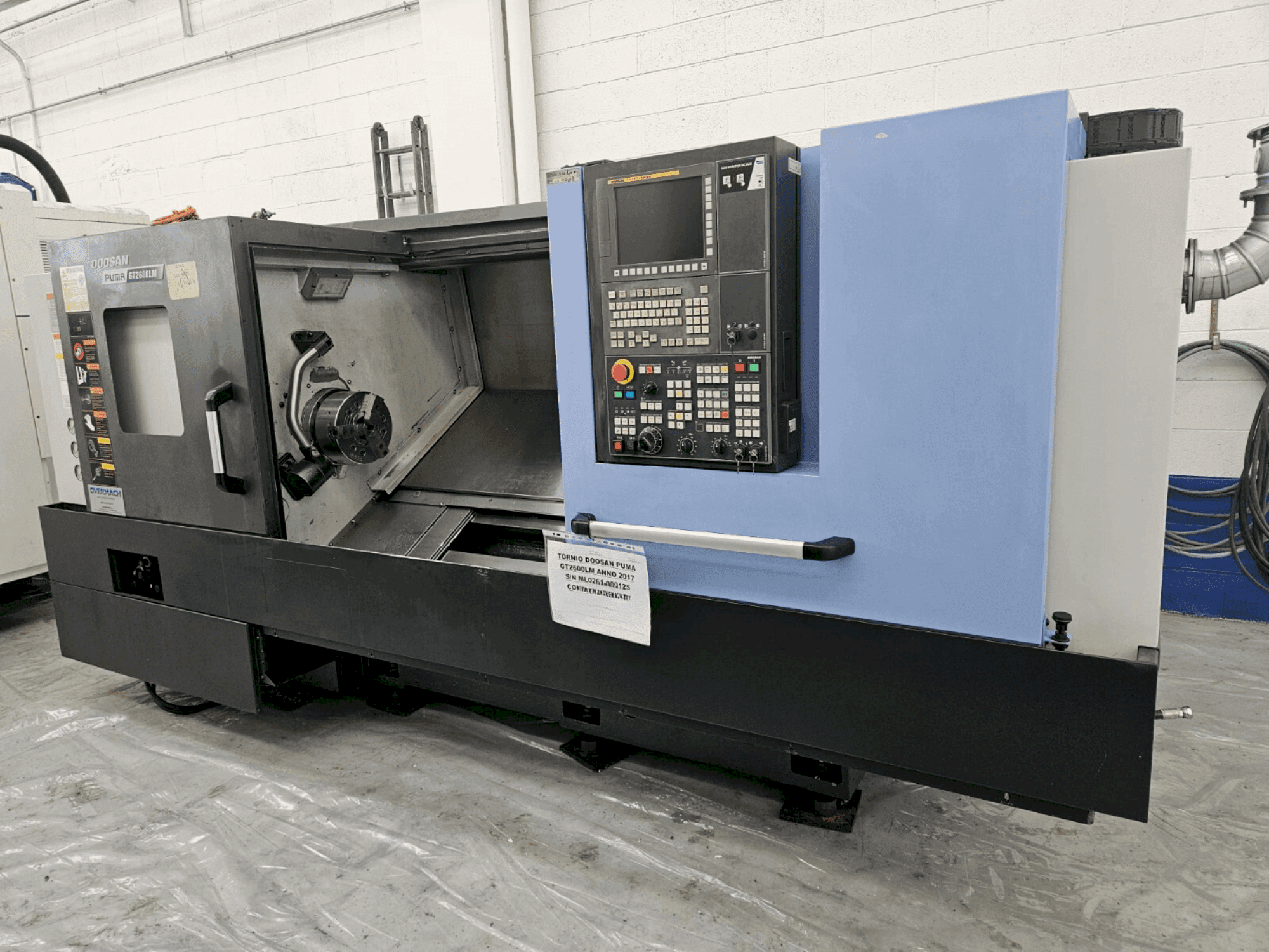 DOOSAN PUMA GT2600LM Mašinos vaizdas iš priekio