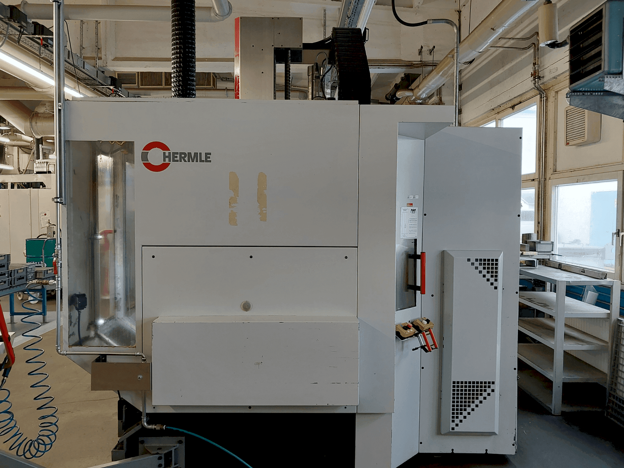 HERMLE C 800 U Mašinos vaizdas iš priekio