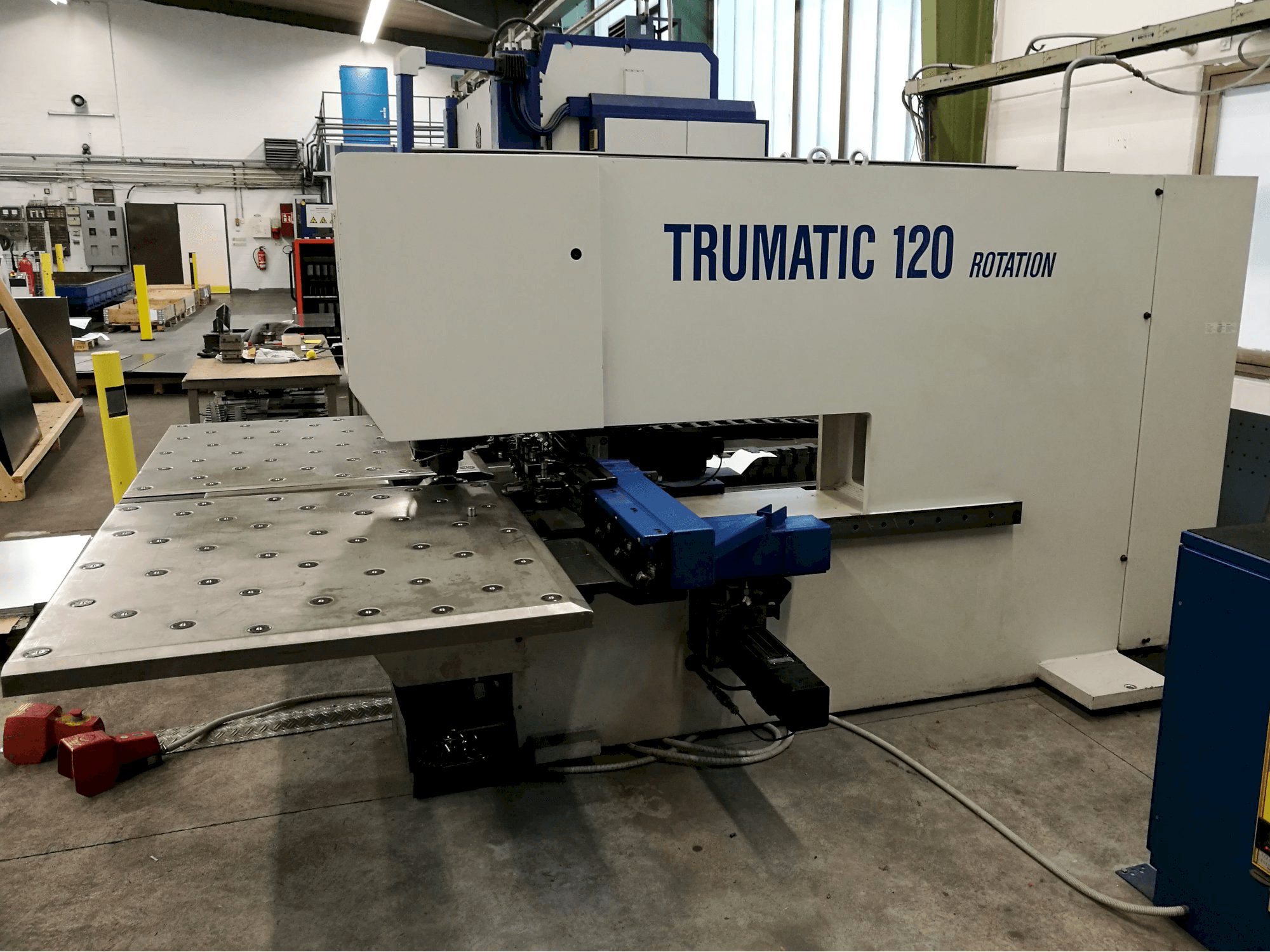 Trumpf Trumatic 120R Mašinos dešinės pusės vaizdas