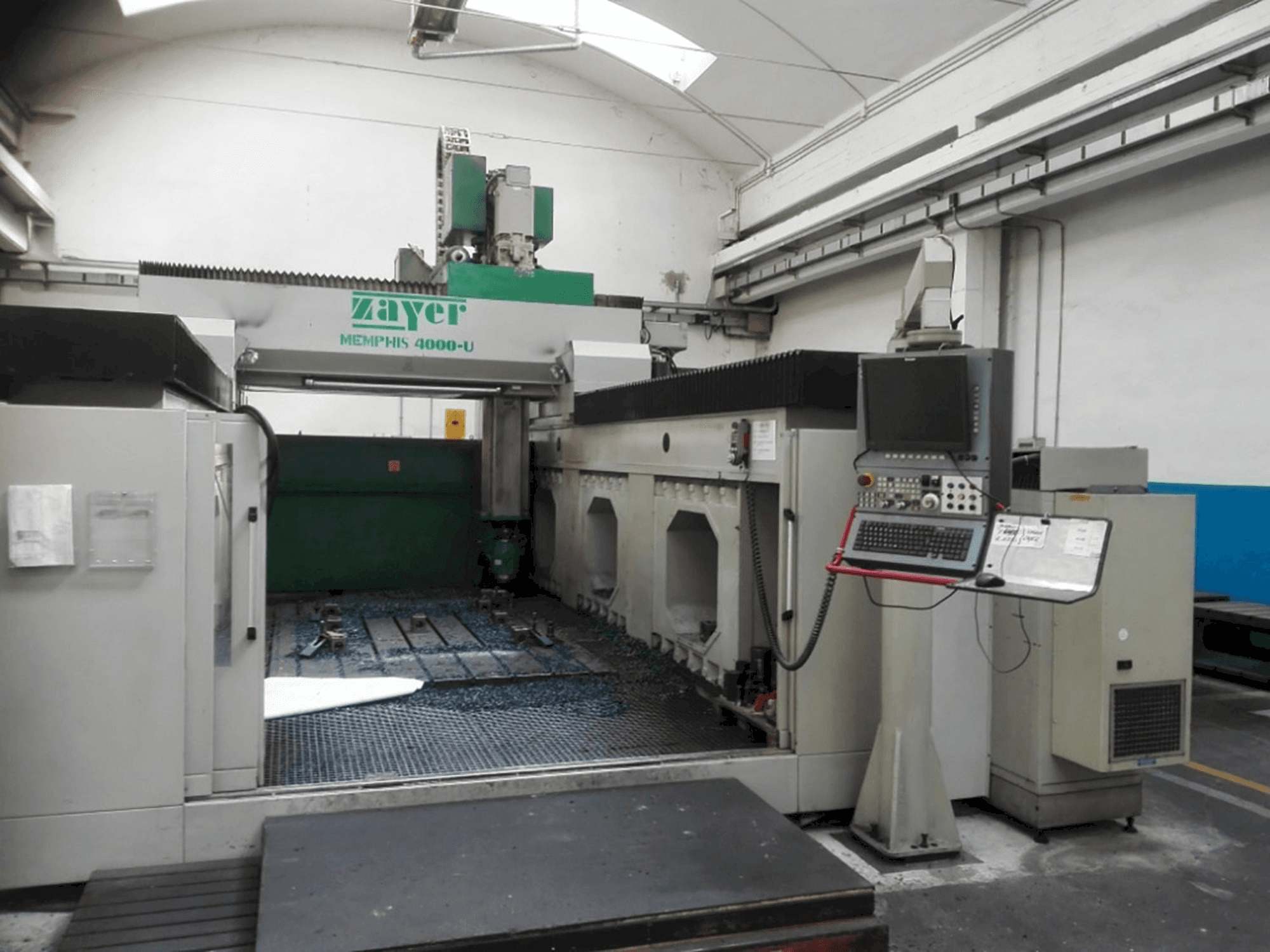 Zayer Memphis 4000 Mašinos vaizdas iš priekio