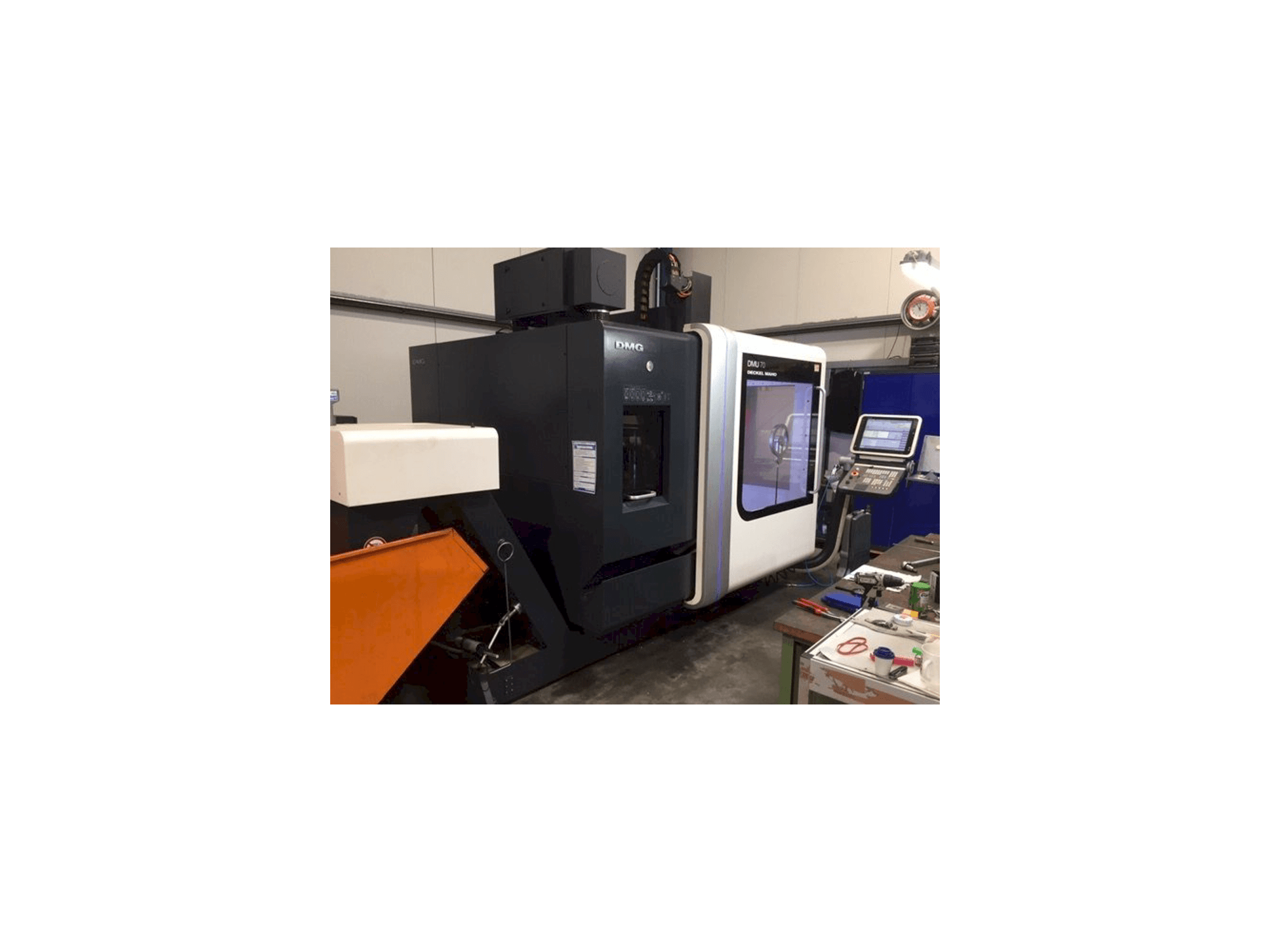 DECKEL MAHO DMU 70 Mašinos vaizdas iš priekio