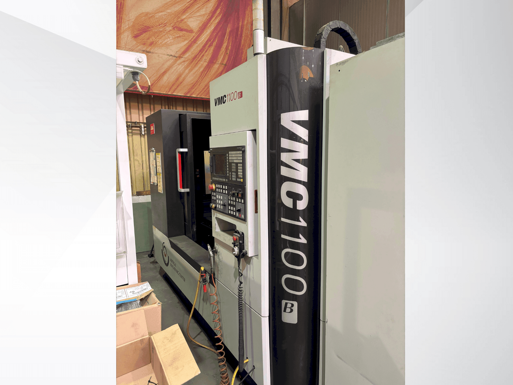 SMTCL vmc 1100B Mašinos vaizdas iš priekio