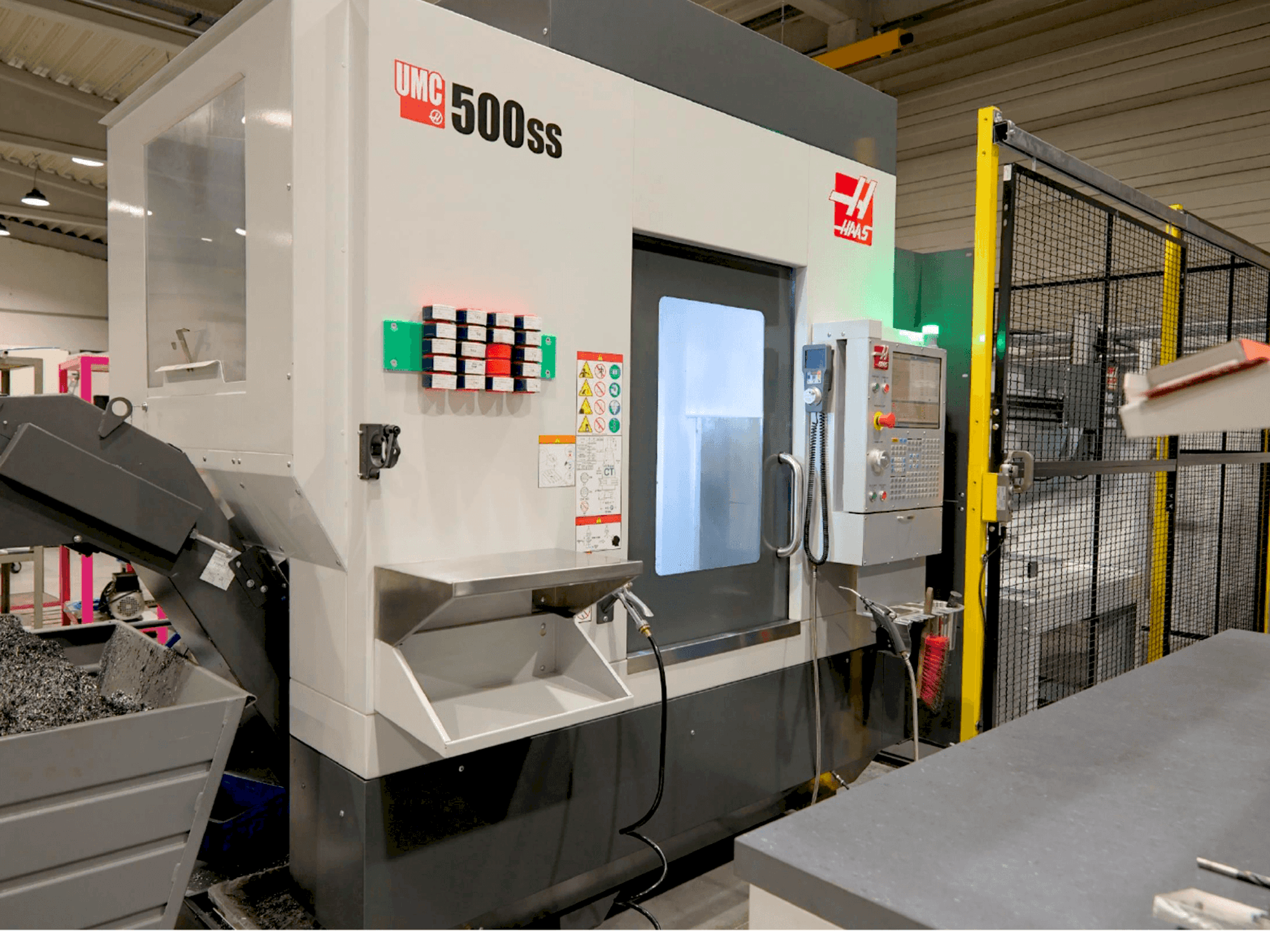 HAAS UMC 500-SS MIT APL Mašinos vaizdas iš priekio