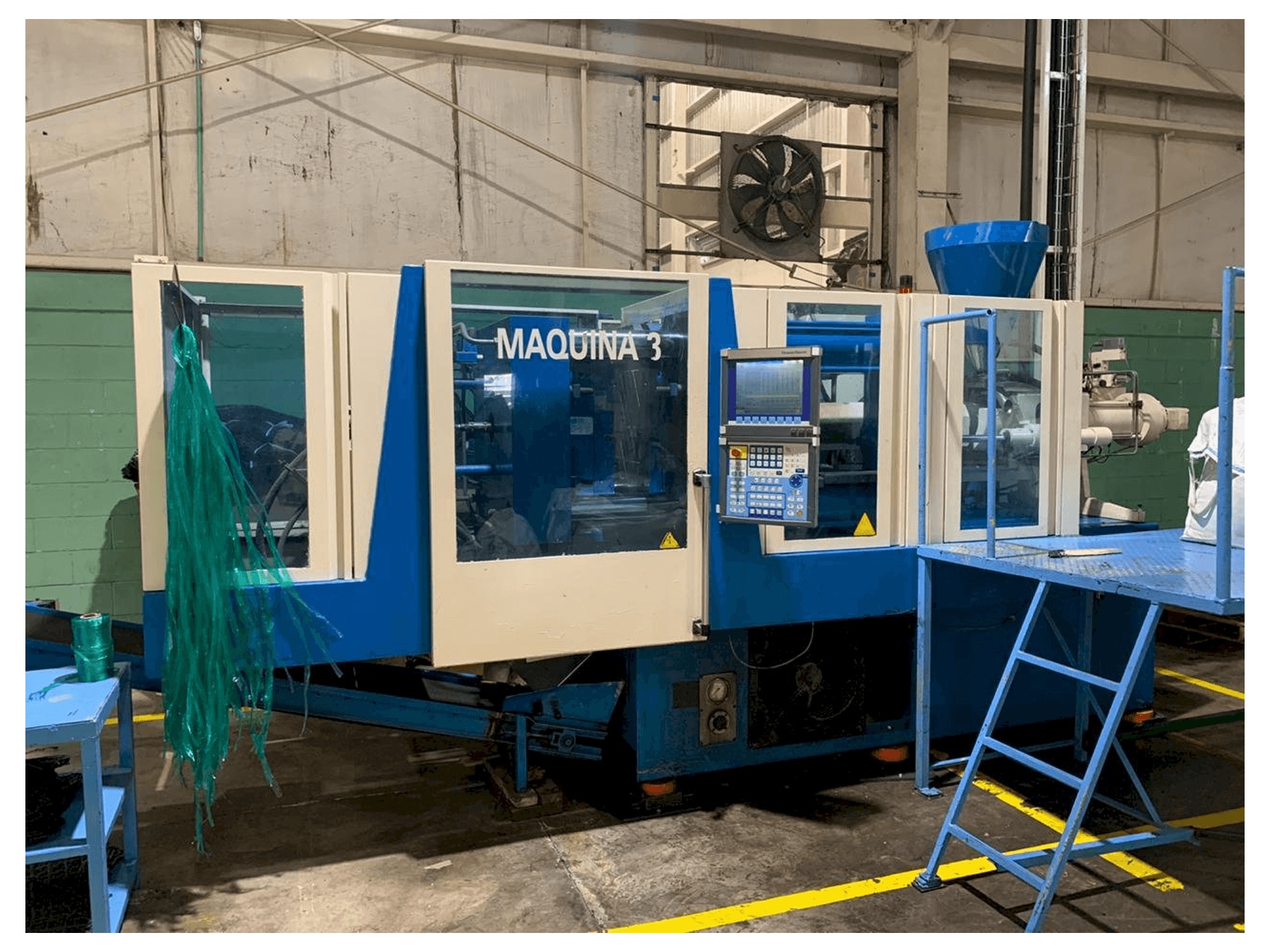 Krauss Maffei 160/750 CX Mašinos vaizdas iš priekio