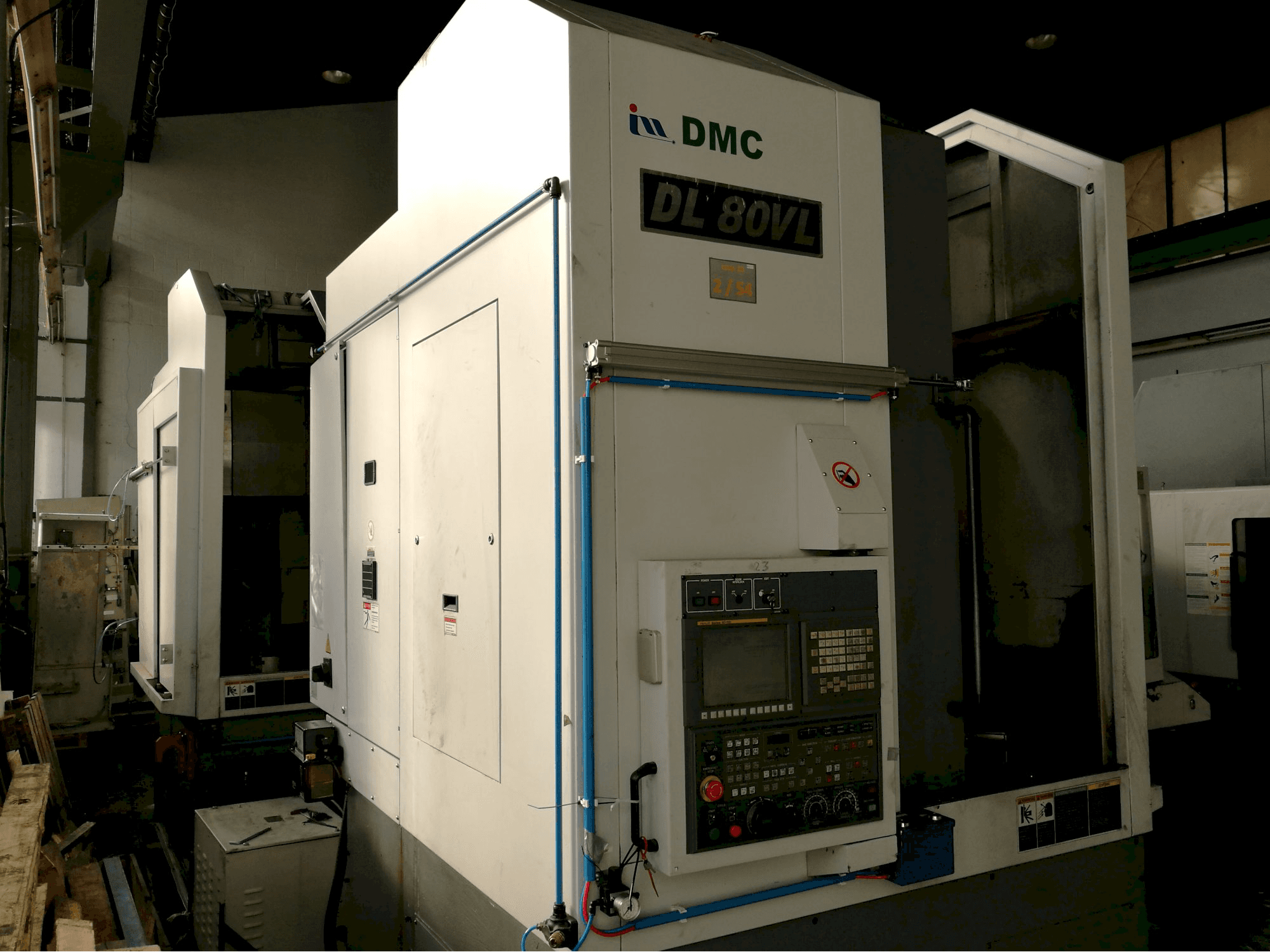 DMC DL 80VL Mašinos kairės pusės vaizdas