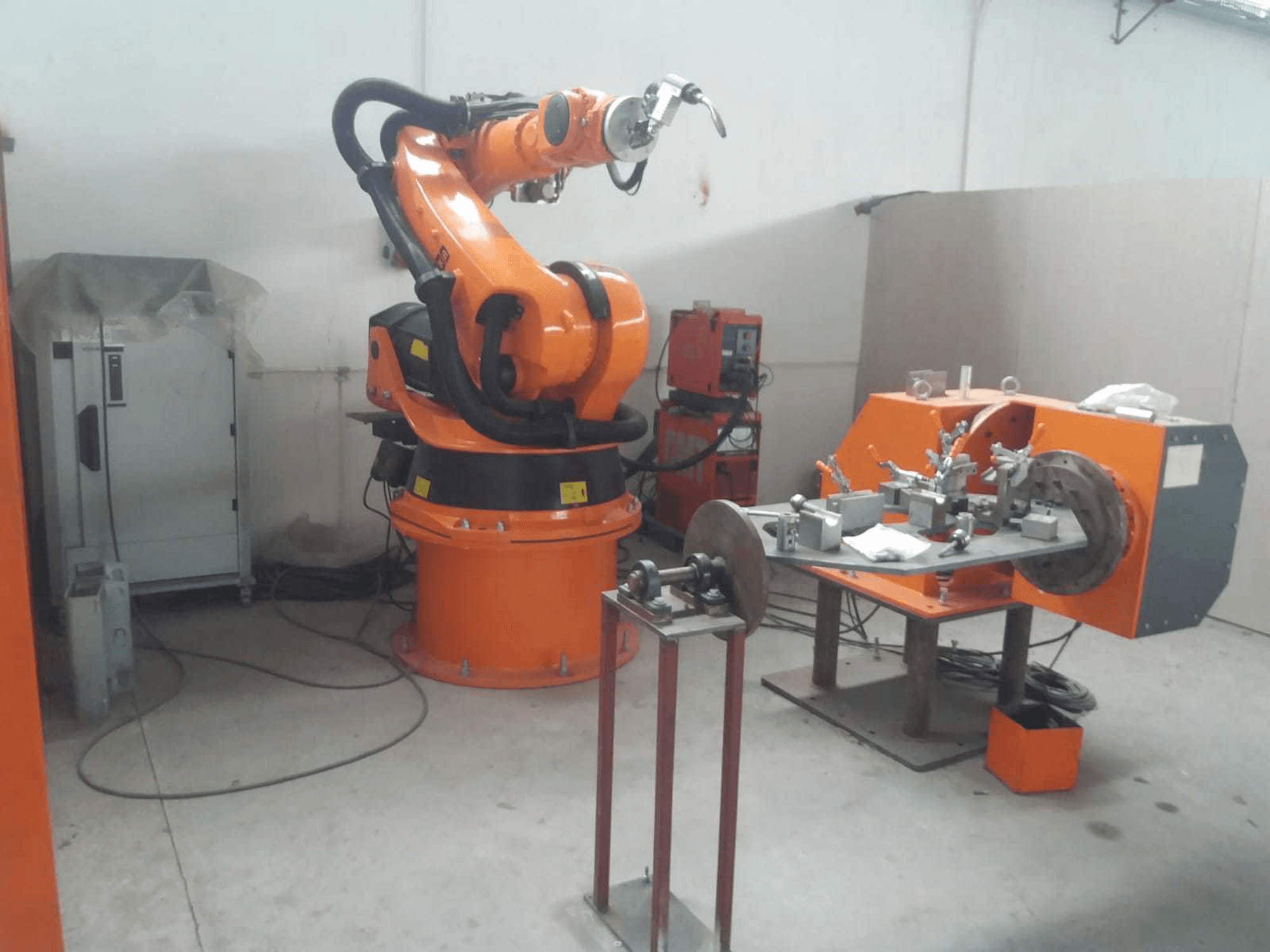 KUKA KR200 Mašinos vaizdas iš priekio