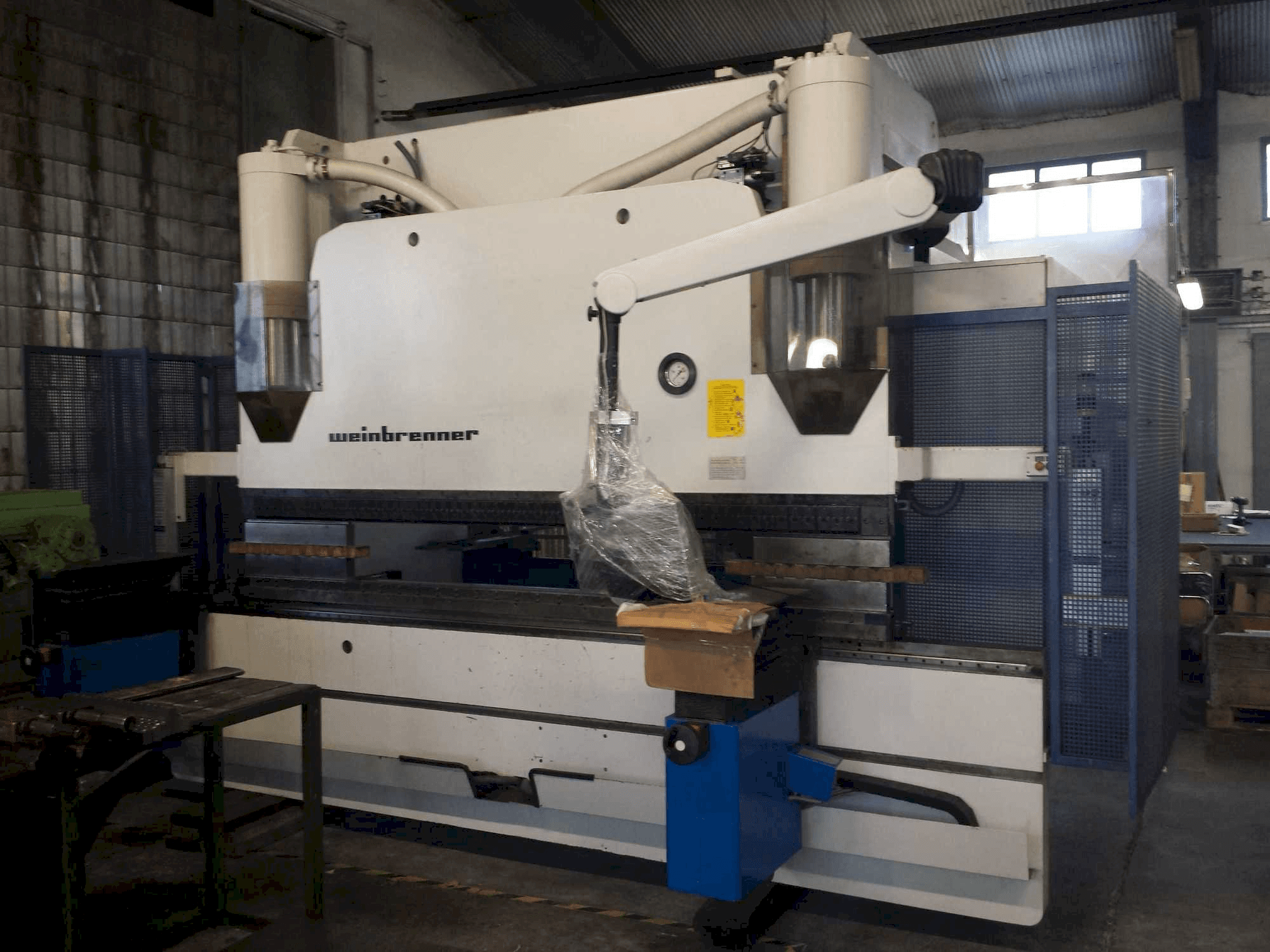 Weinbrenner GP 160 Mašinos vaizdas iš priekio