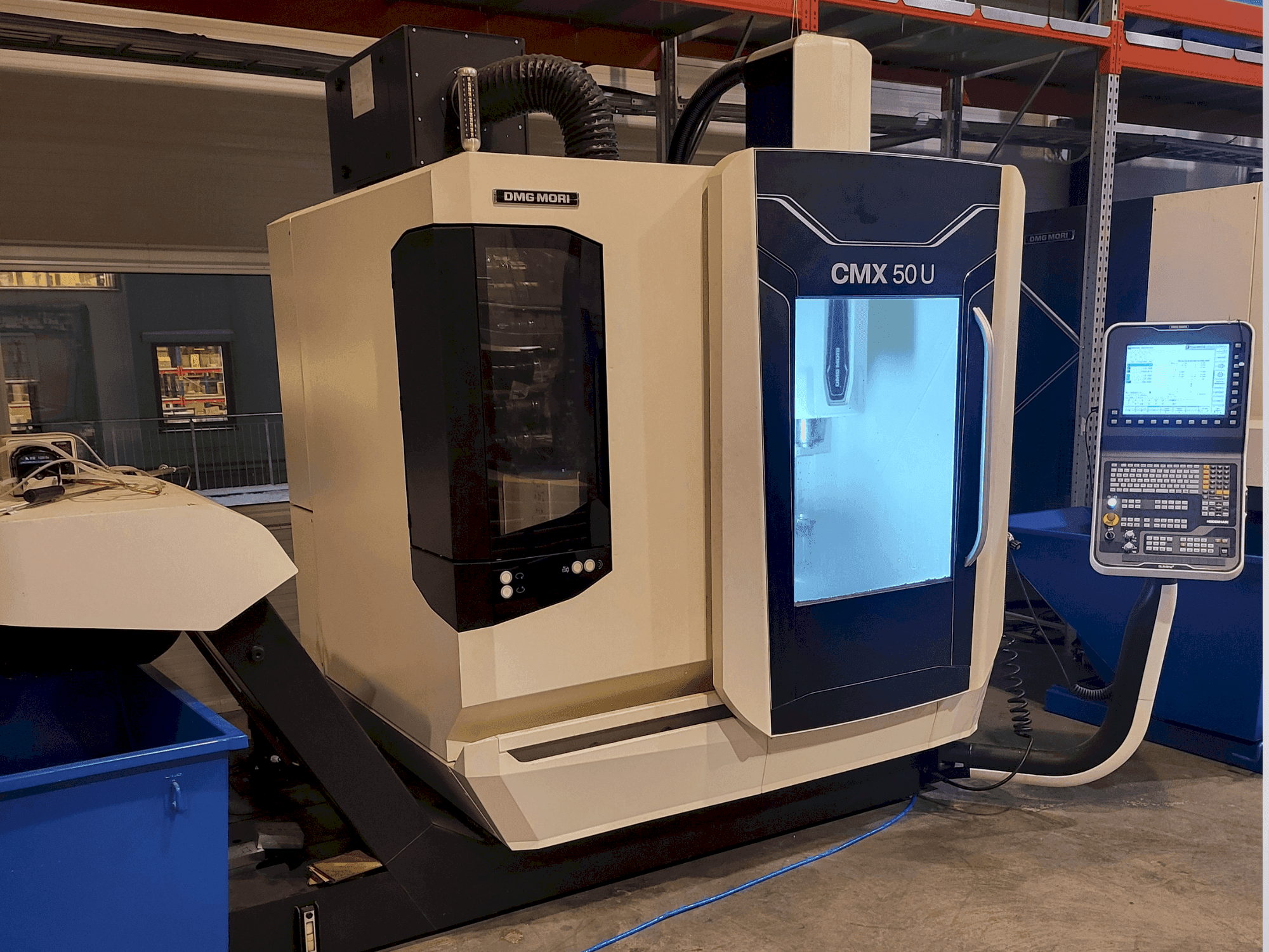 DMG MORI CMX 50U Mašinos vaizdas iš priekio