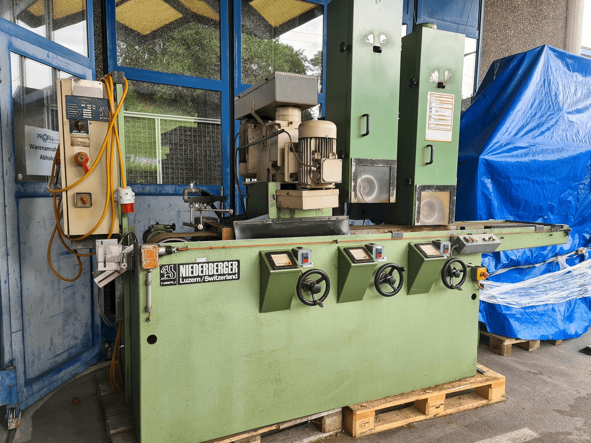 NIEDERBERGER UV F04 F43 Mašinos vaizdas iš priekio